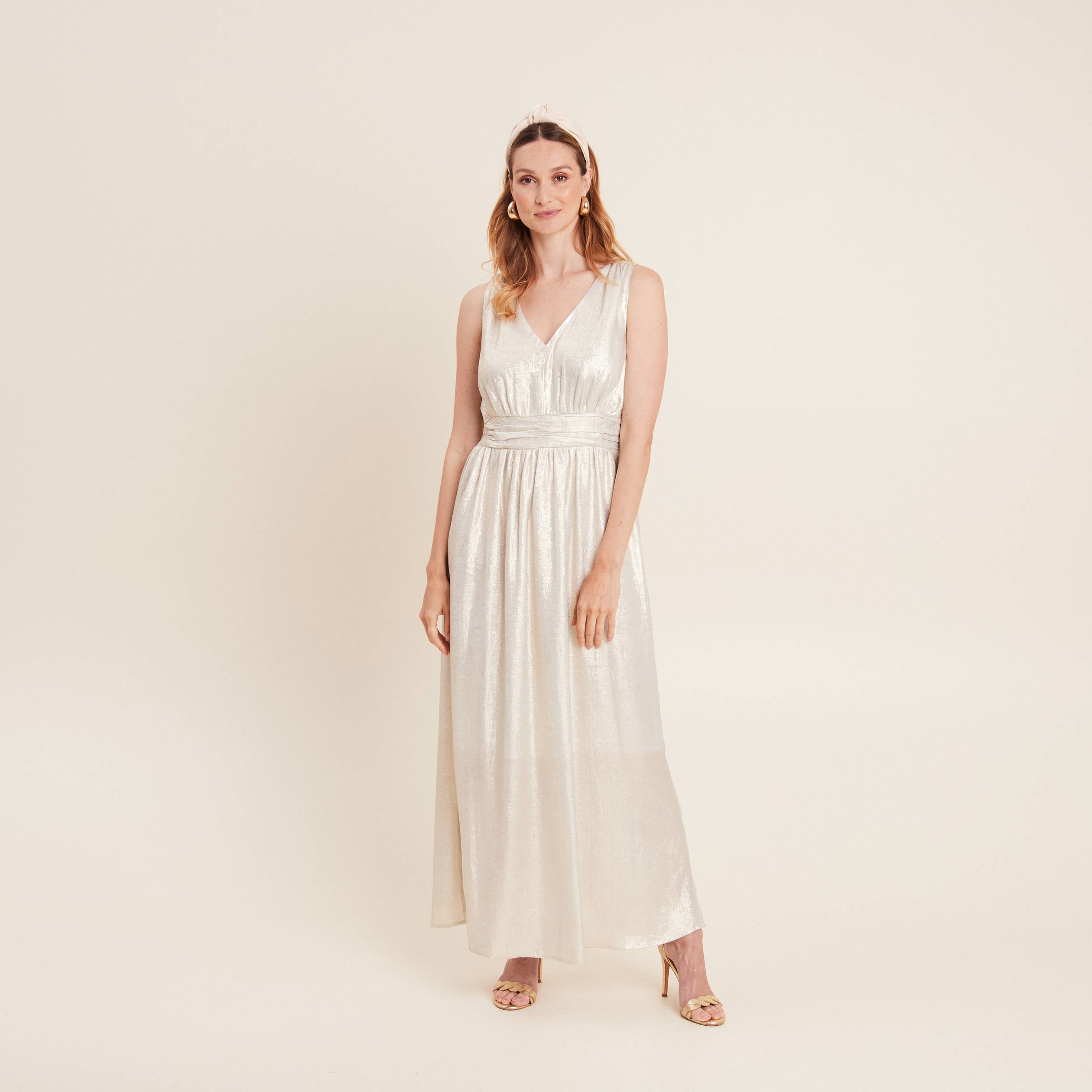 Robe longue &eacute;vas&eacute;e m&eacute;tallis&eacute;e couleur or femme