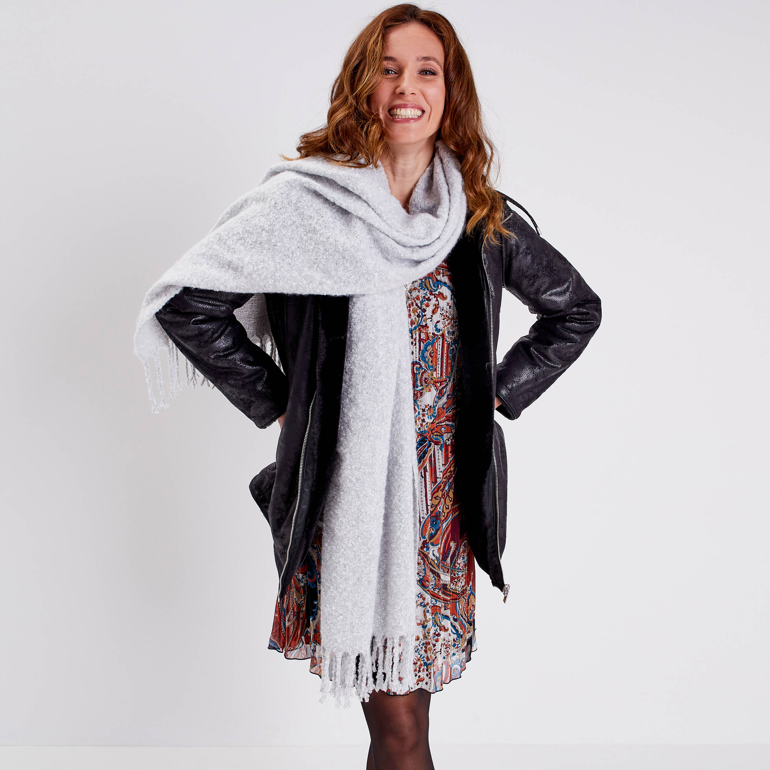 Écharpe à franges gris clair femme