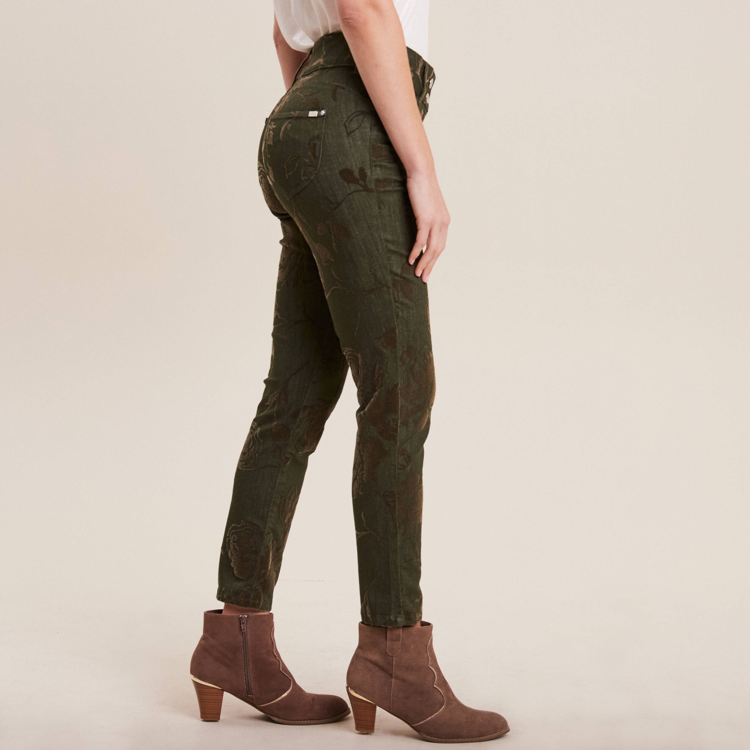 Jean ajusté taille standard vert kaki femme