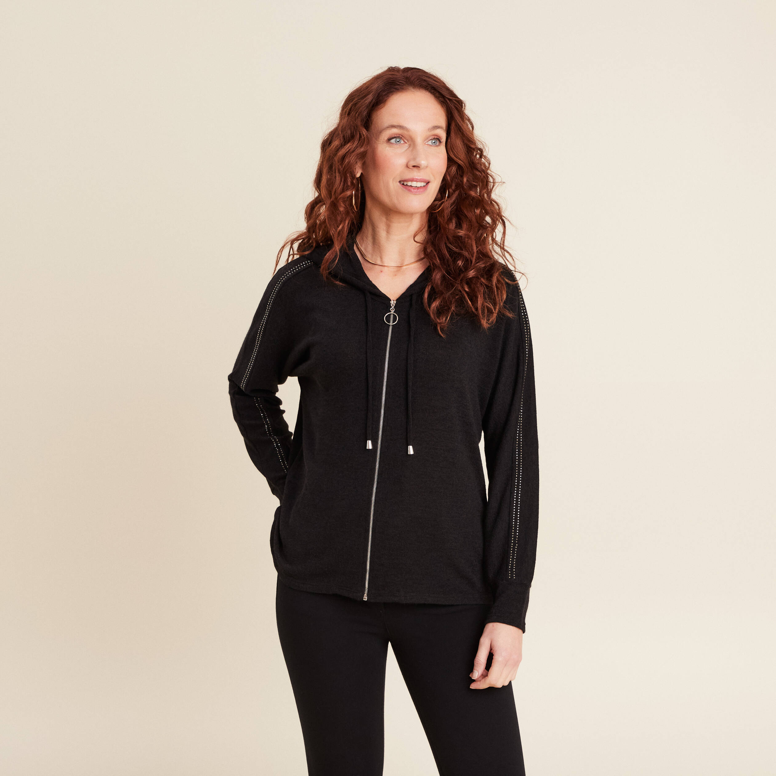 gilet manches longues capuche noir femme Gilet manches longues capuche noir femme