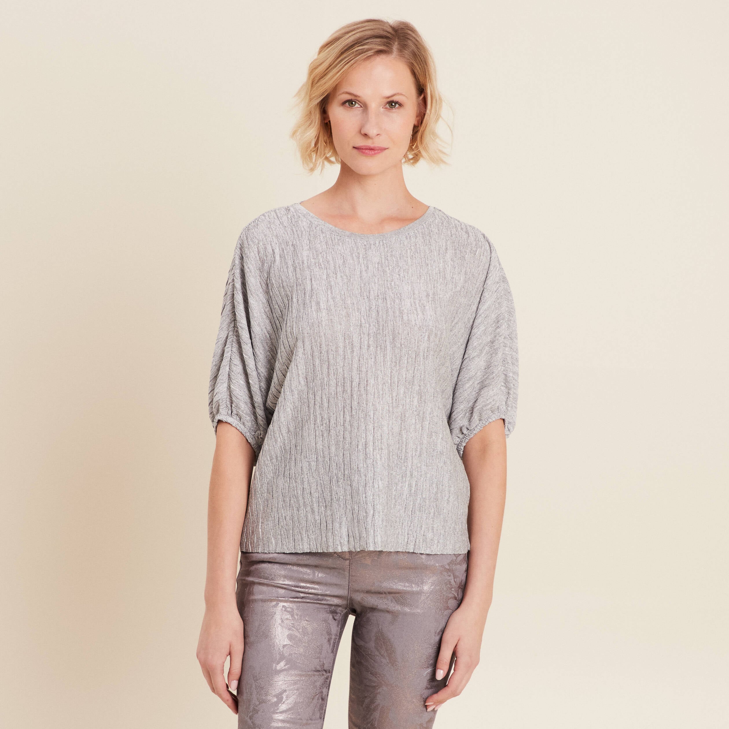 Blouse manches 3/4 pliss&eacute;e gris argent femme