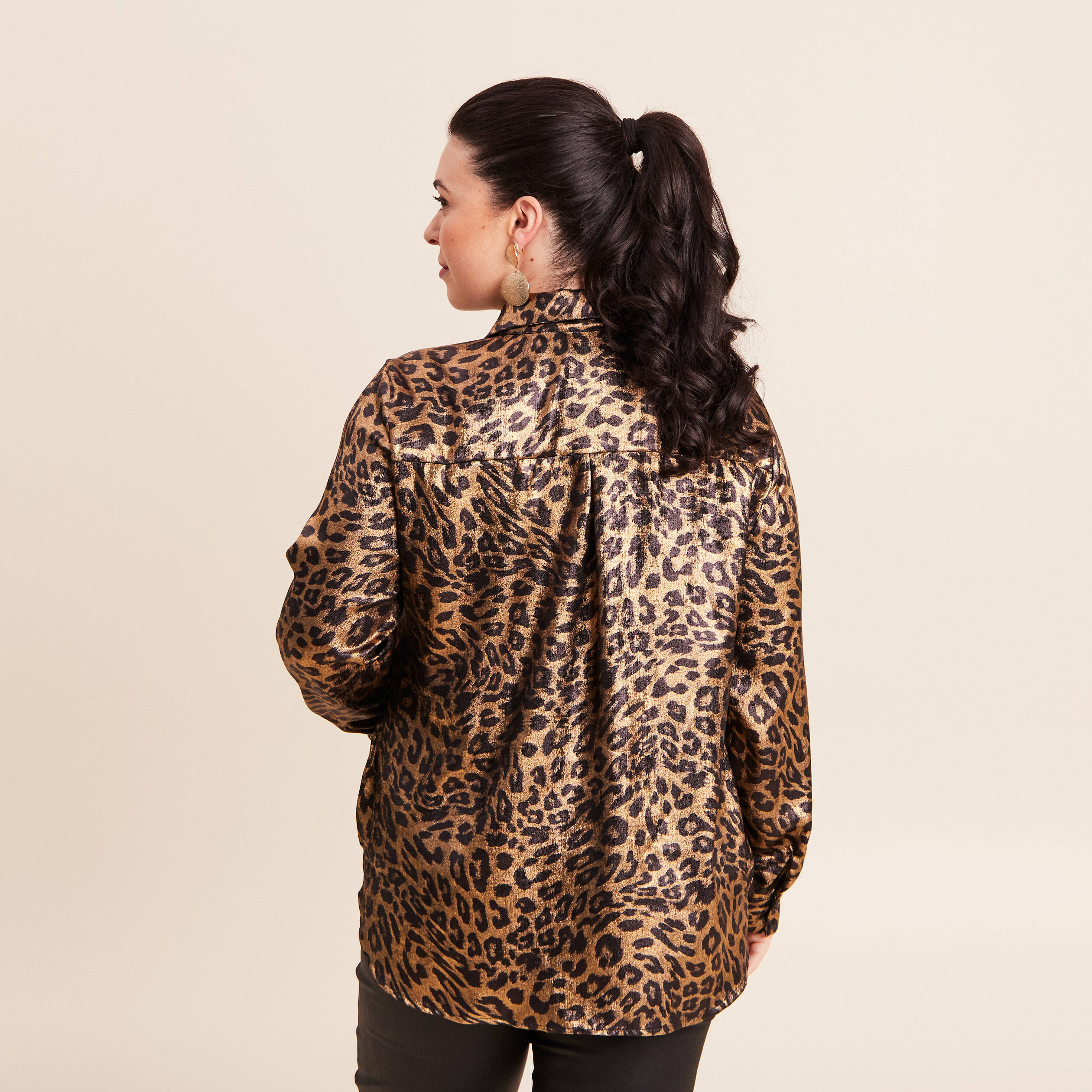 Chemise droite mi-longue brillante noir femme