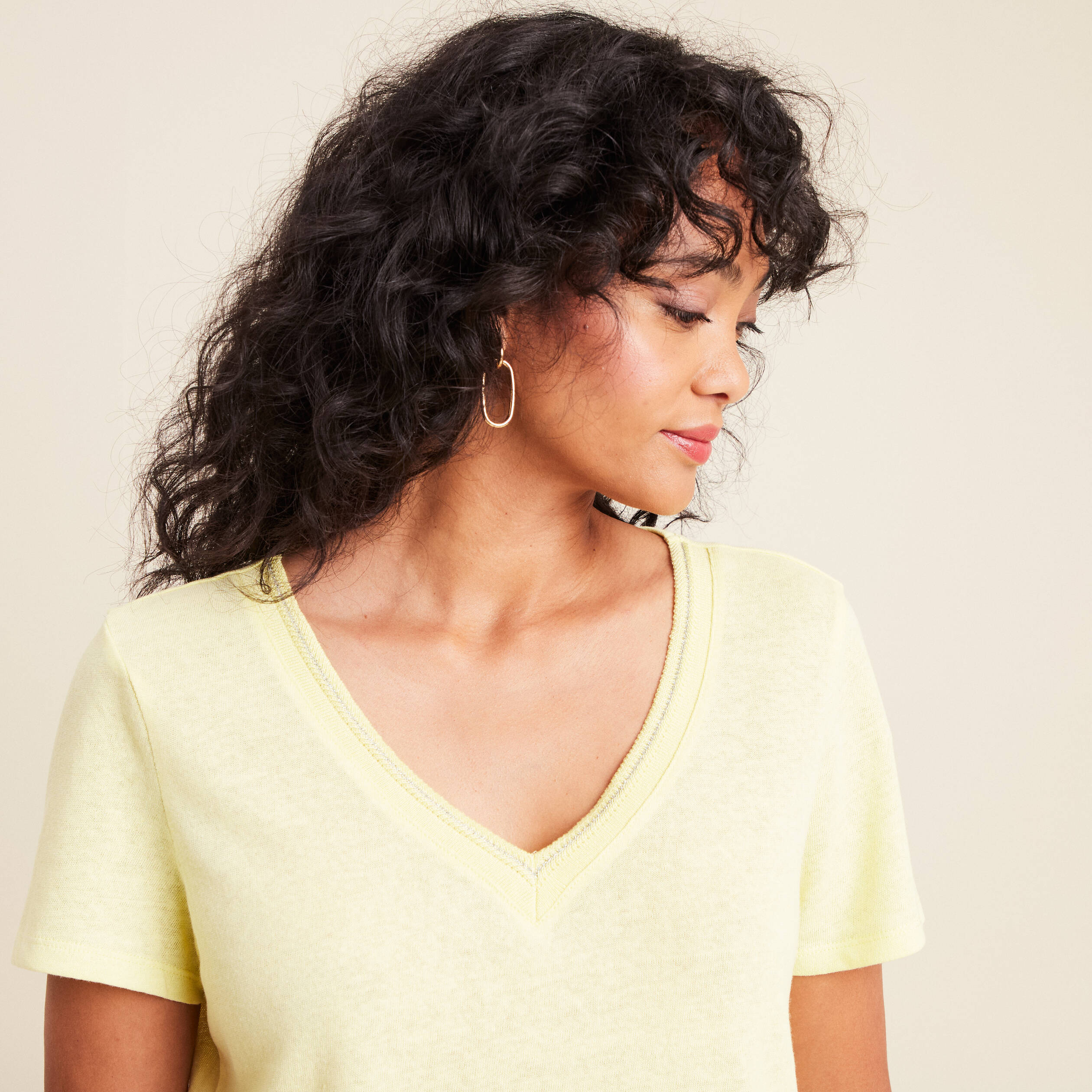 t shirt manches courtes col en v jaune clair femme T-shirt manches courtes col en V jaune clair femme