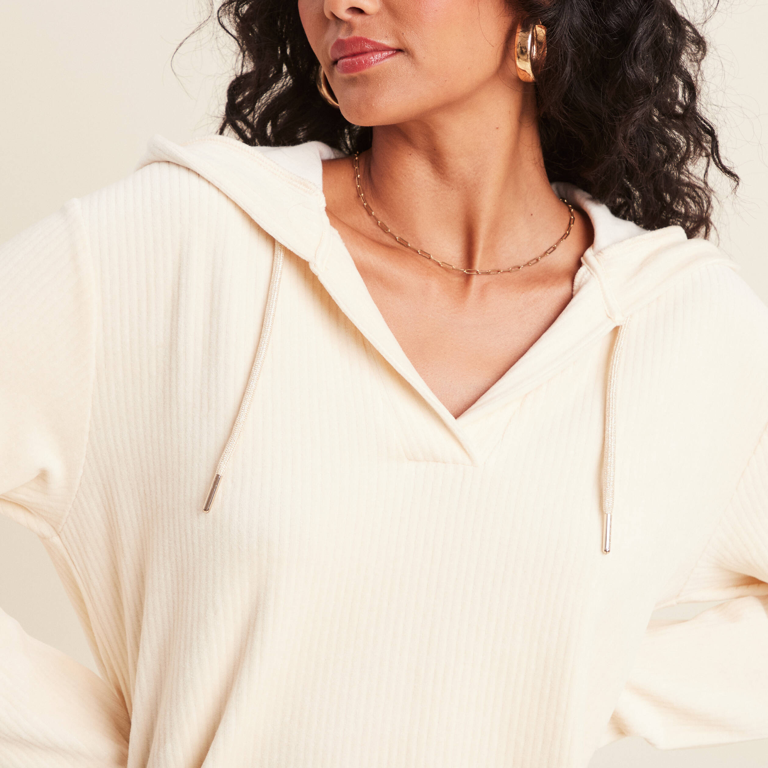 sweat velours a capuche ivoire femme Sweat velours à capuche ivoire femme