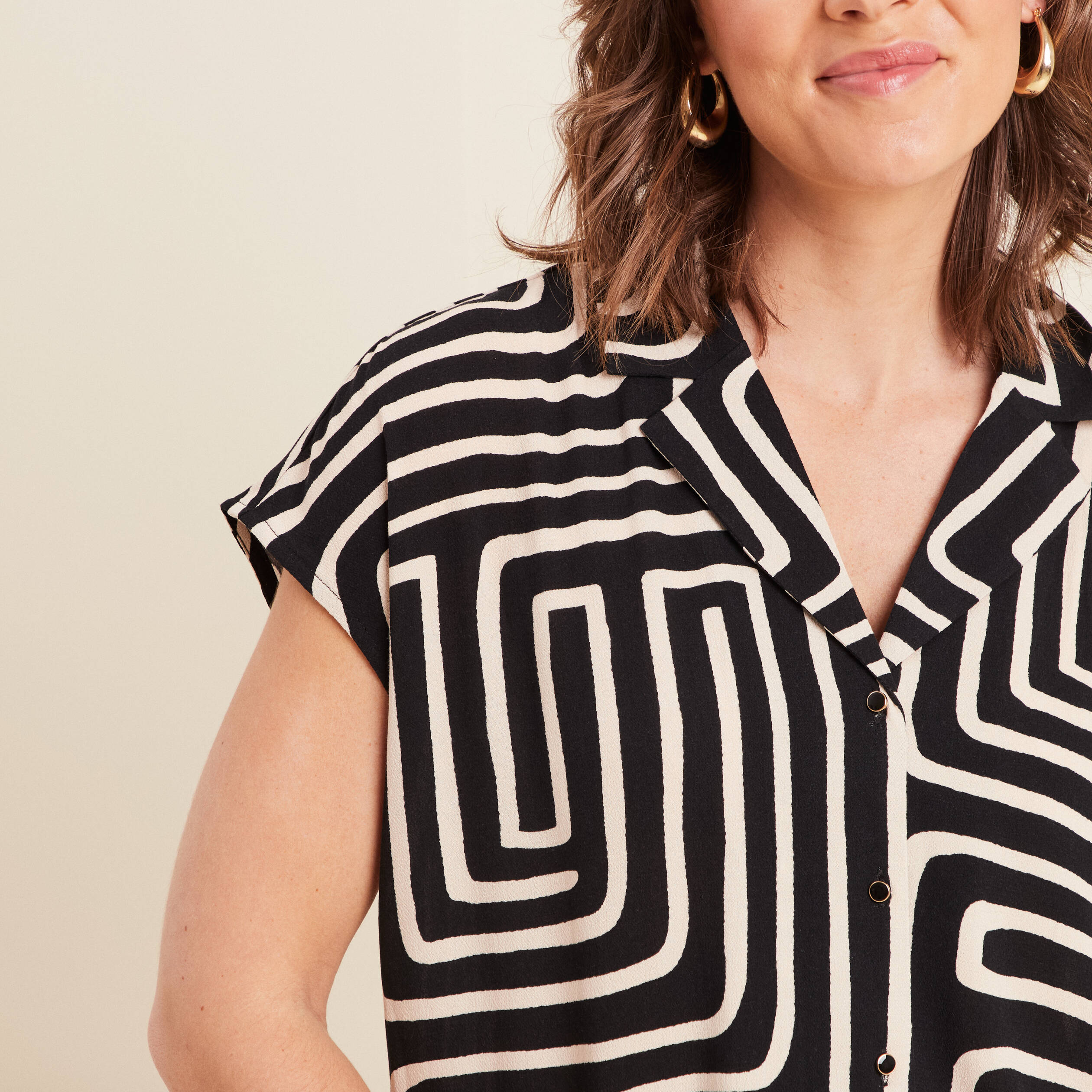 chemise crepe manches courtes noir femme Chemise crêpe manches courtes noir femme