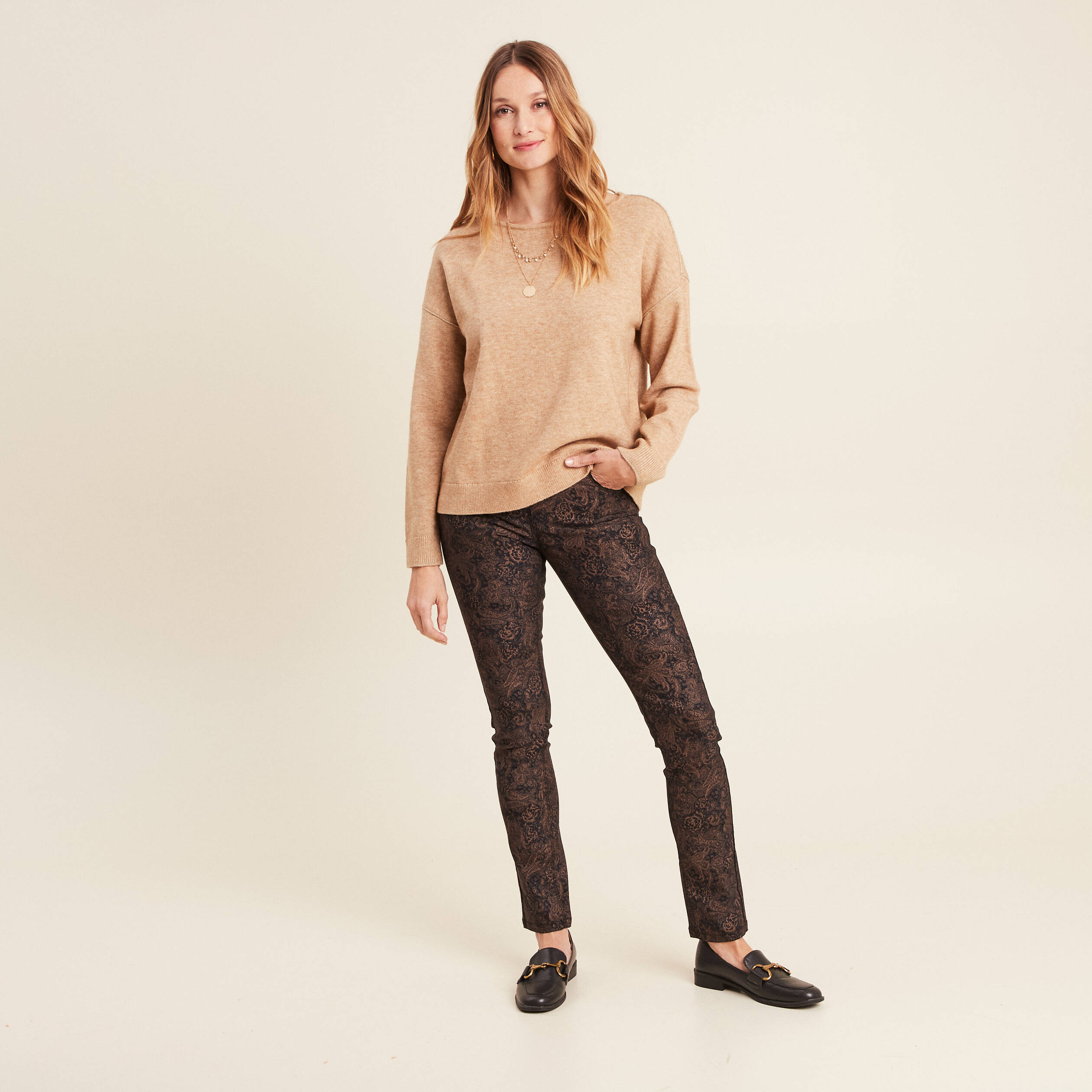 Pantalon coupe ajust&eacute;e enduit noir femme