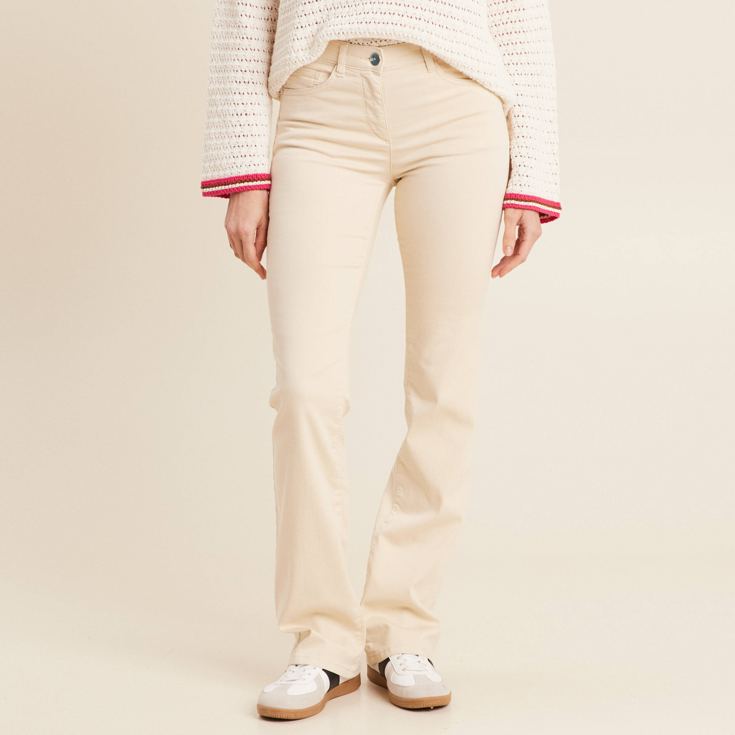 Pantalon l&eacute;ger bootcut taille bascul&eacute;e ivoire femme