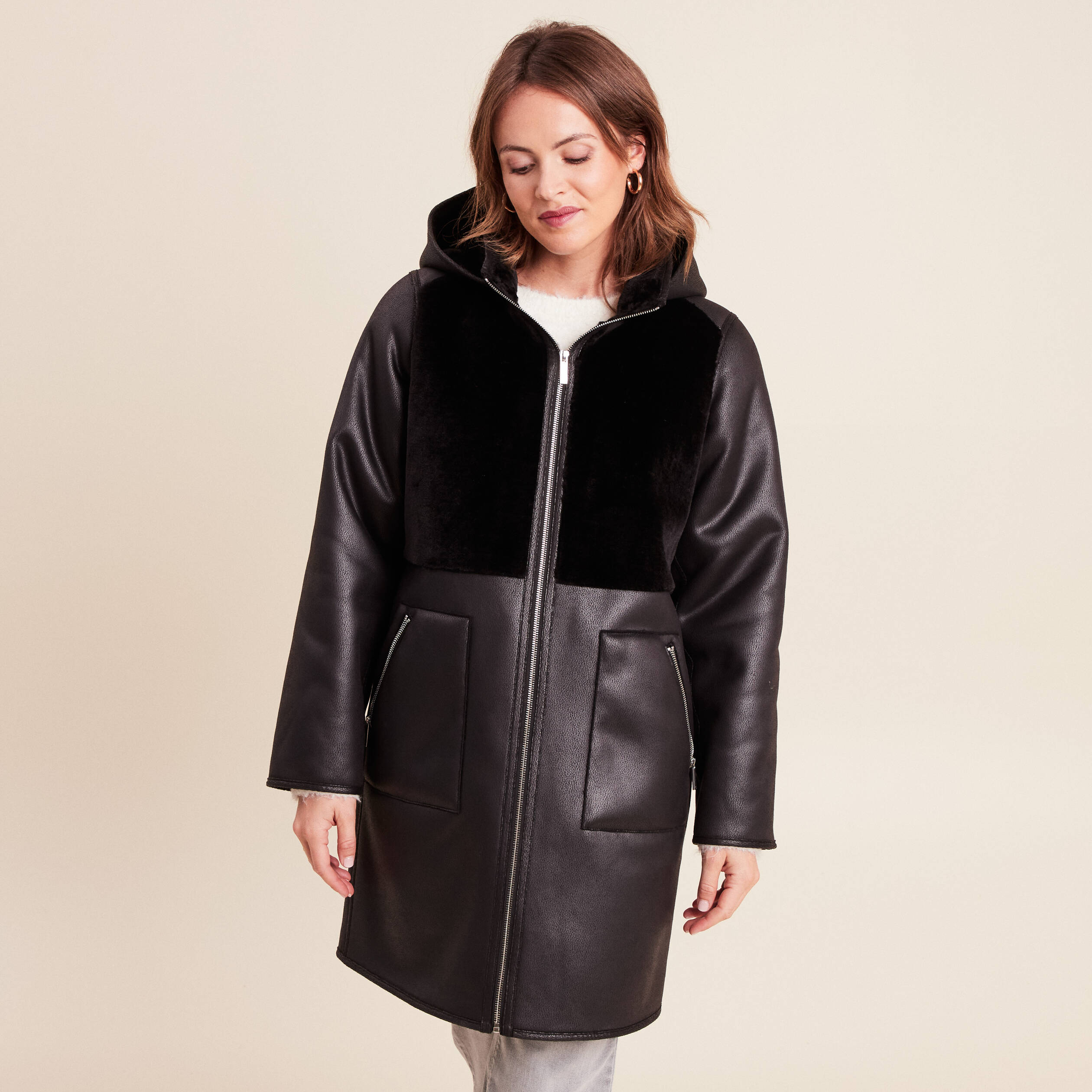 Manteau fausse fourrure capuche amovible noir femme