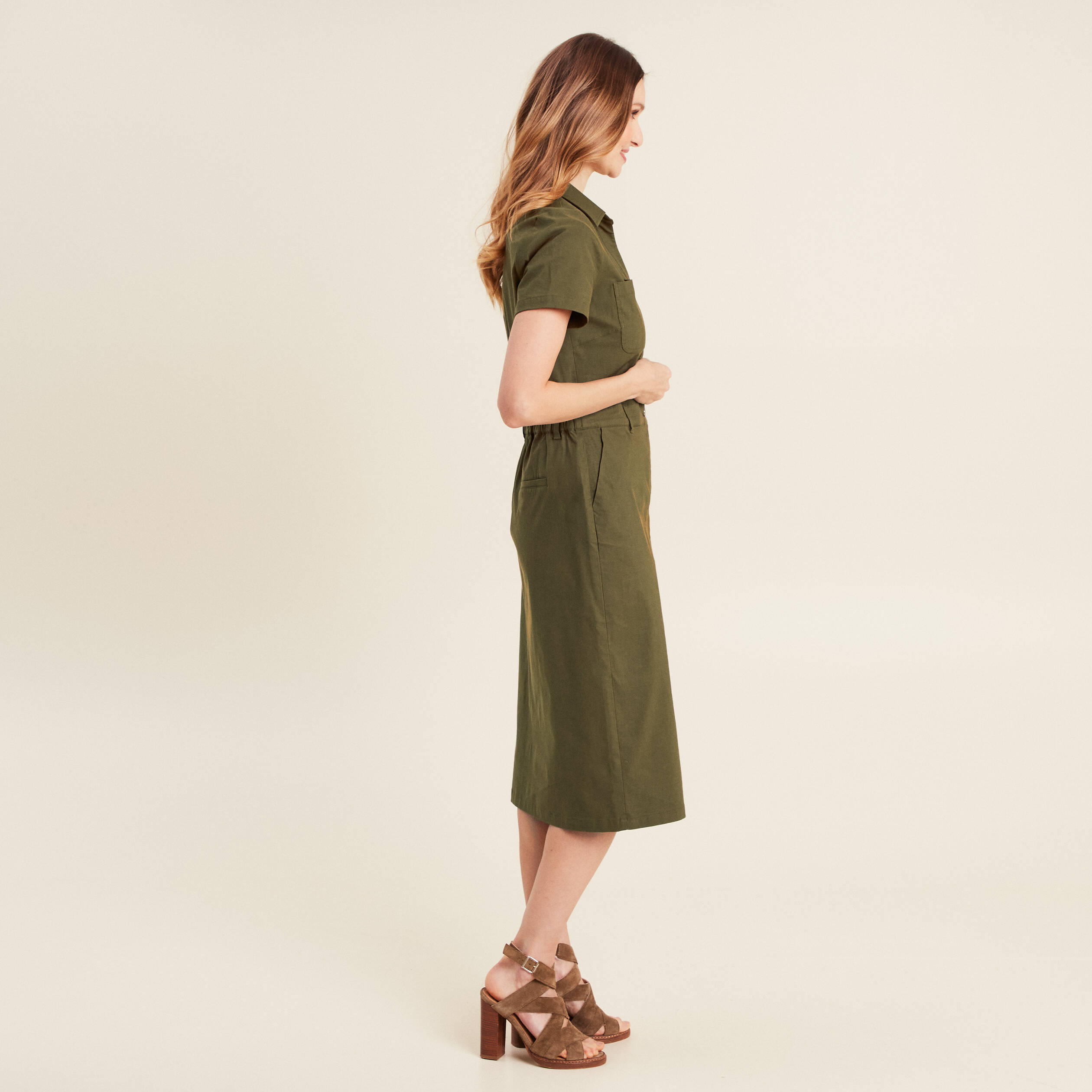 robe ajustee manches courtes vert olive femme Robe ajustée manches courtes vert olive femme