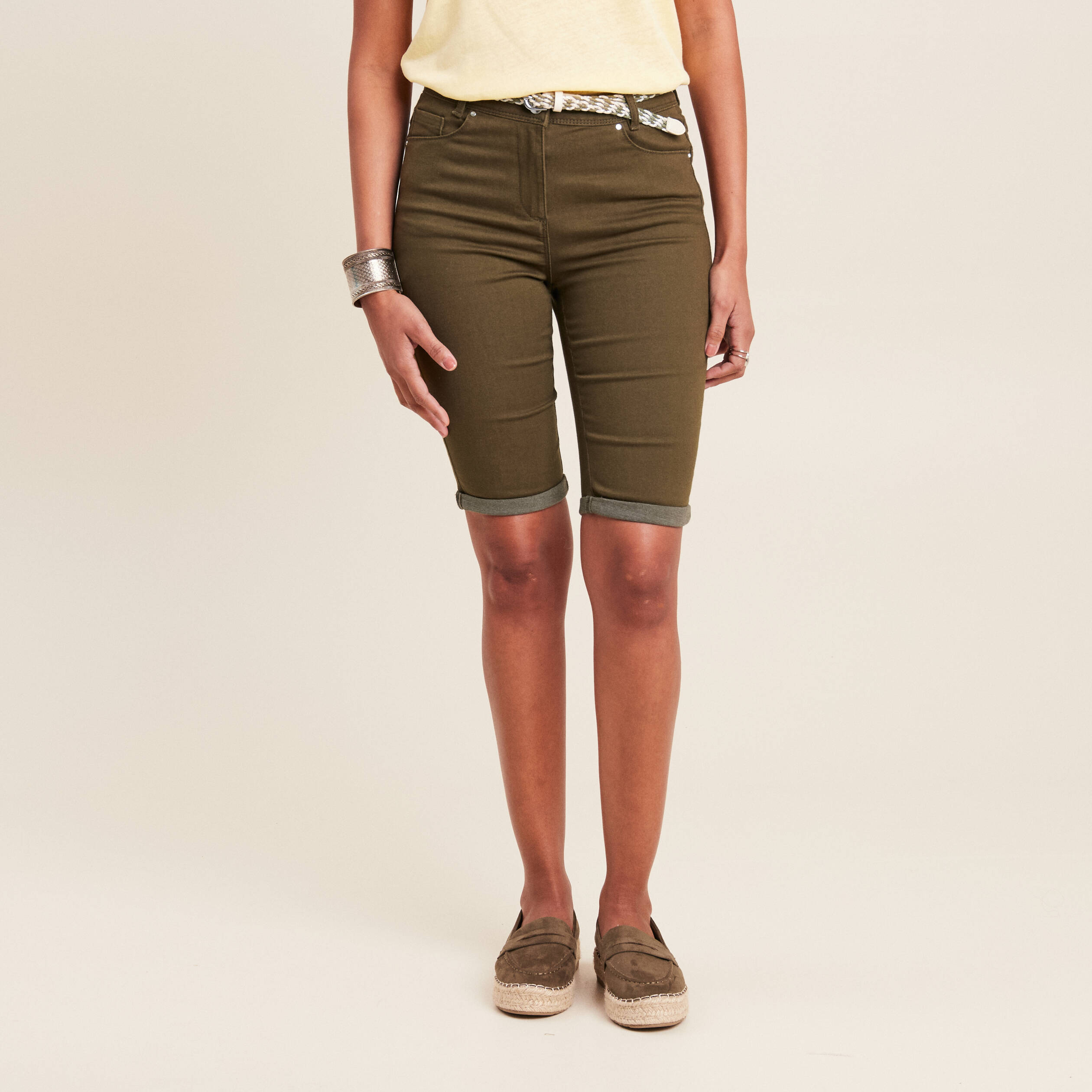 bermuda ajuste ceinture vert olive femme Bermuda ajusté ceinturé vert olive femme