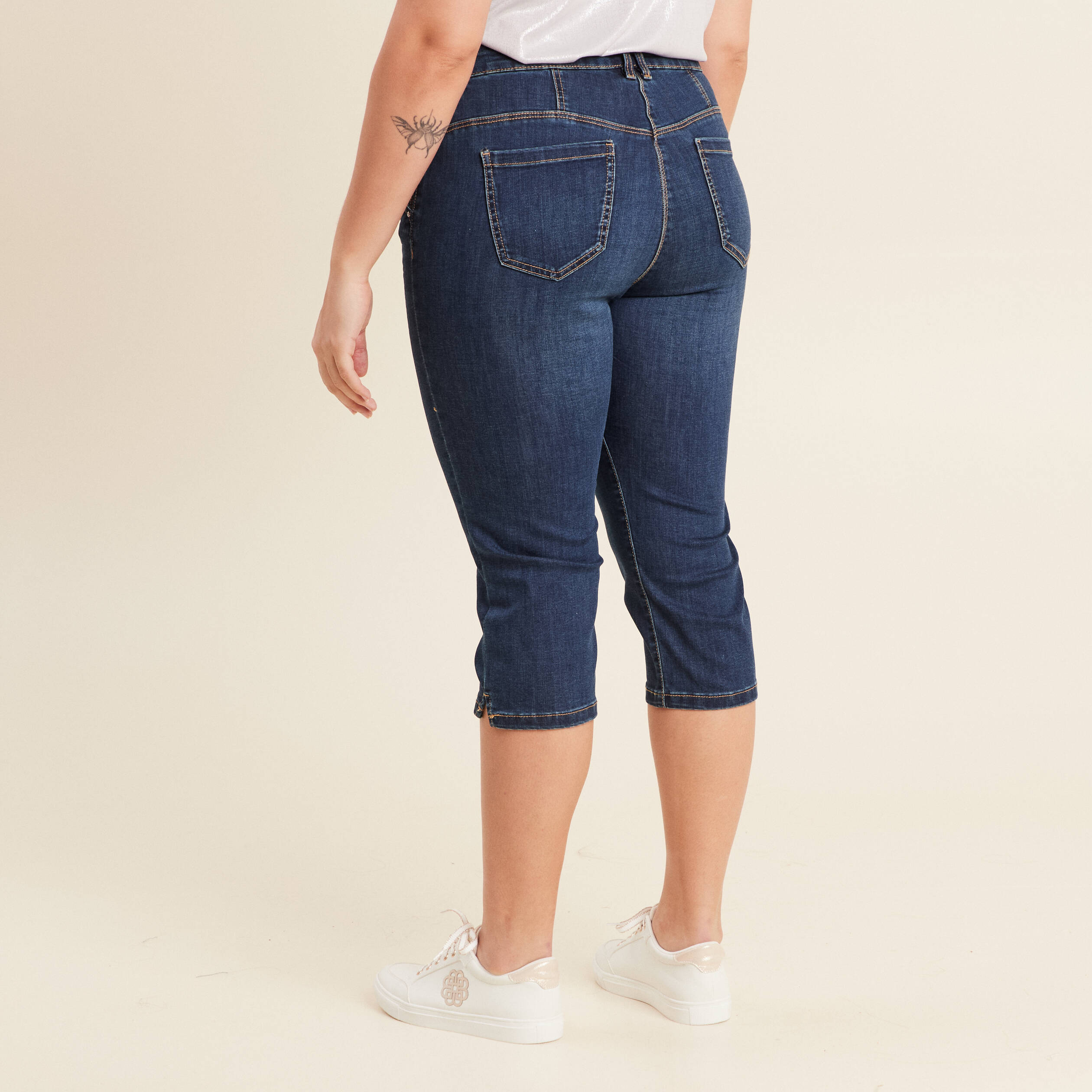 pantacourt droit en jean denim brut femme Pantacourt droit en jean denim brut femme