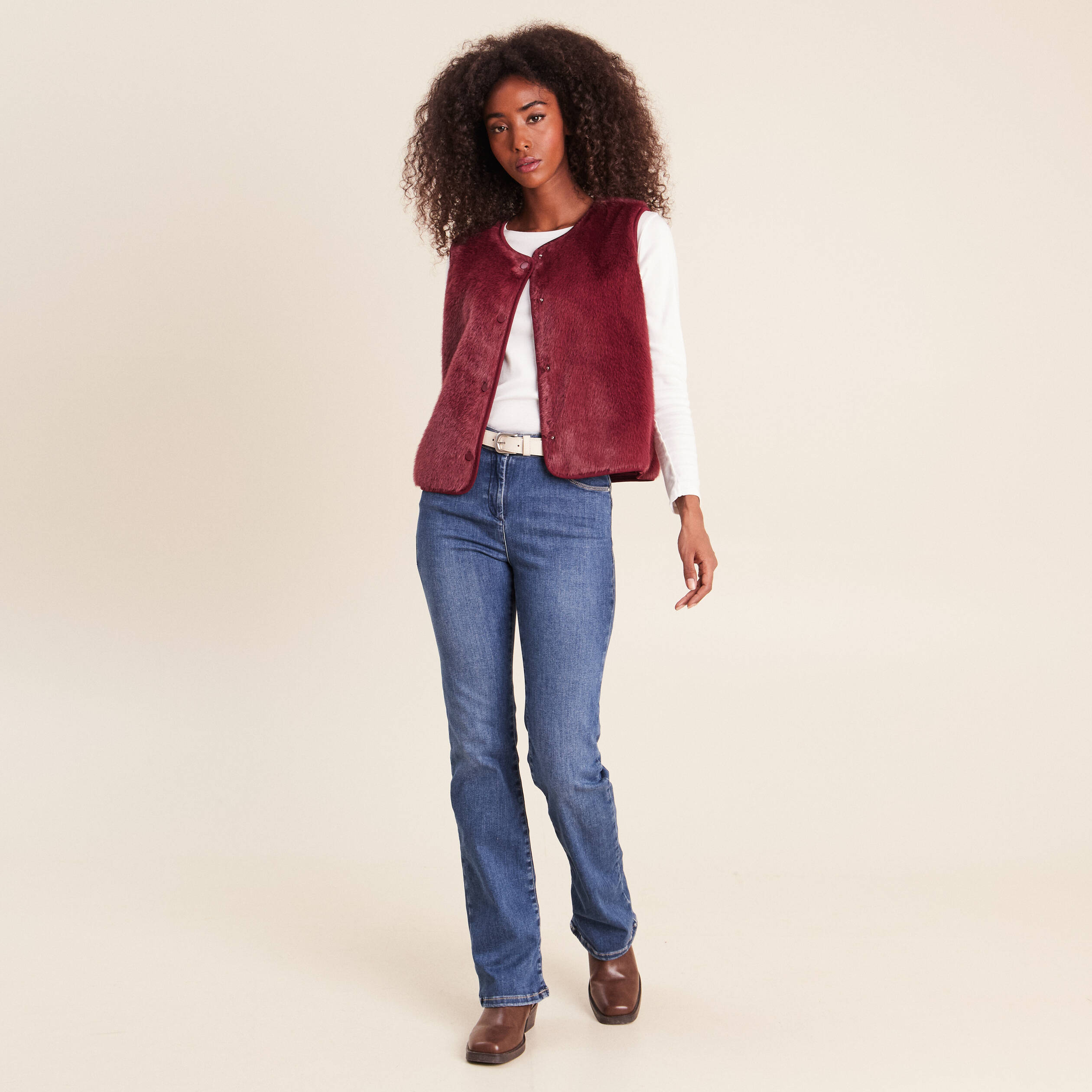 Gilet droit sans manches fausse fourrure bordeaux femme