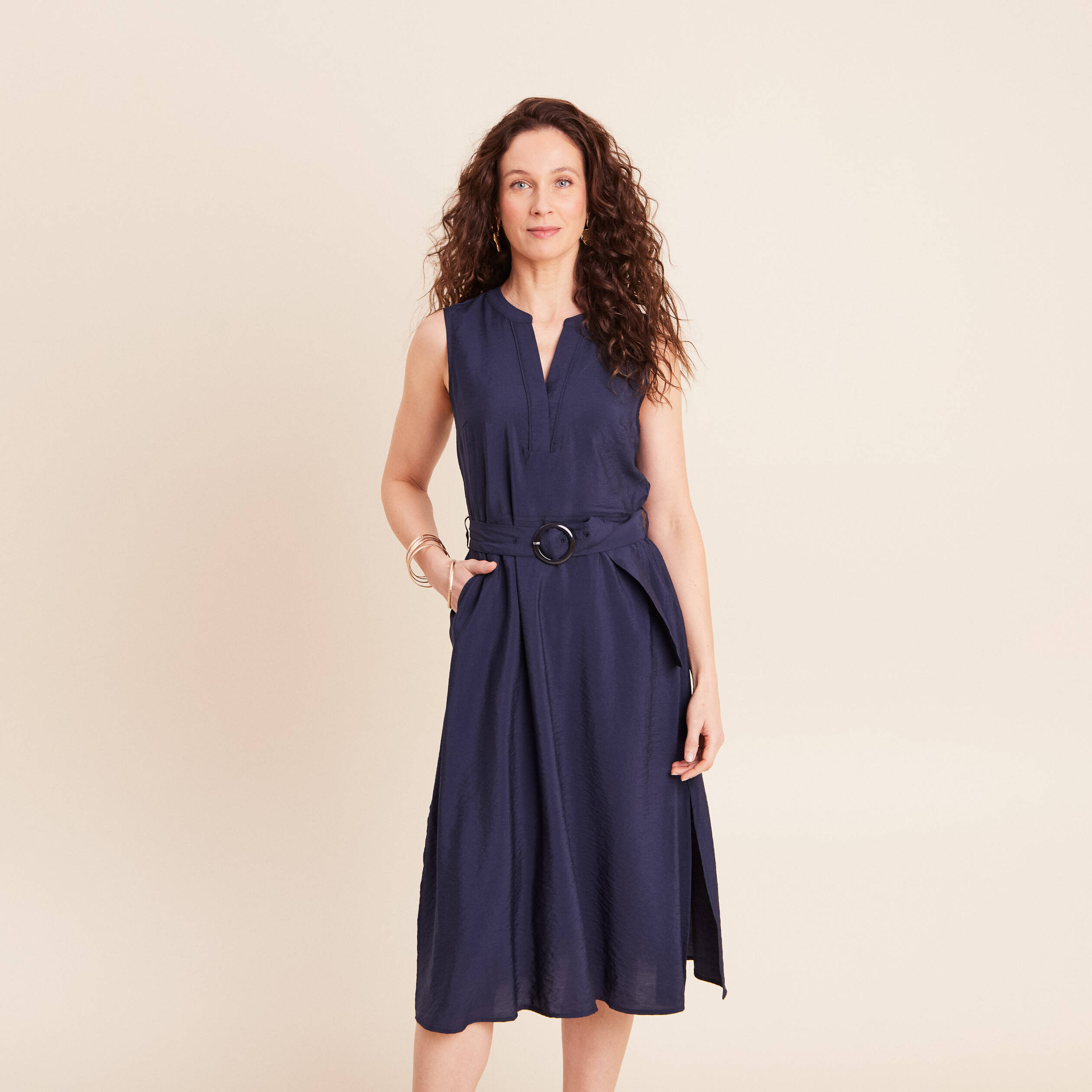 Robe &eacute;vas&eacute;e 3/4 sans manches ceinture bleu marine femme