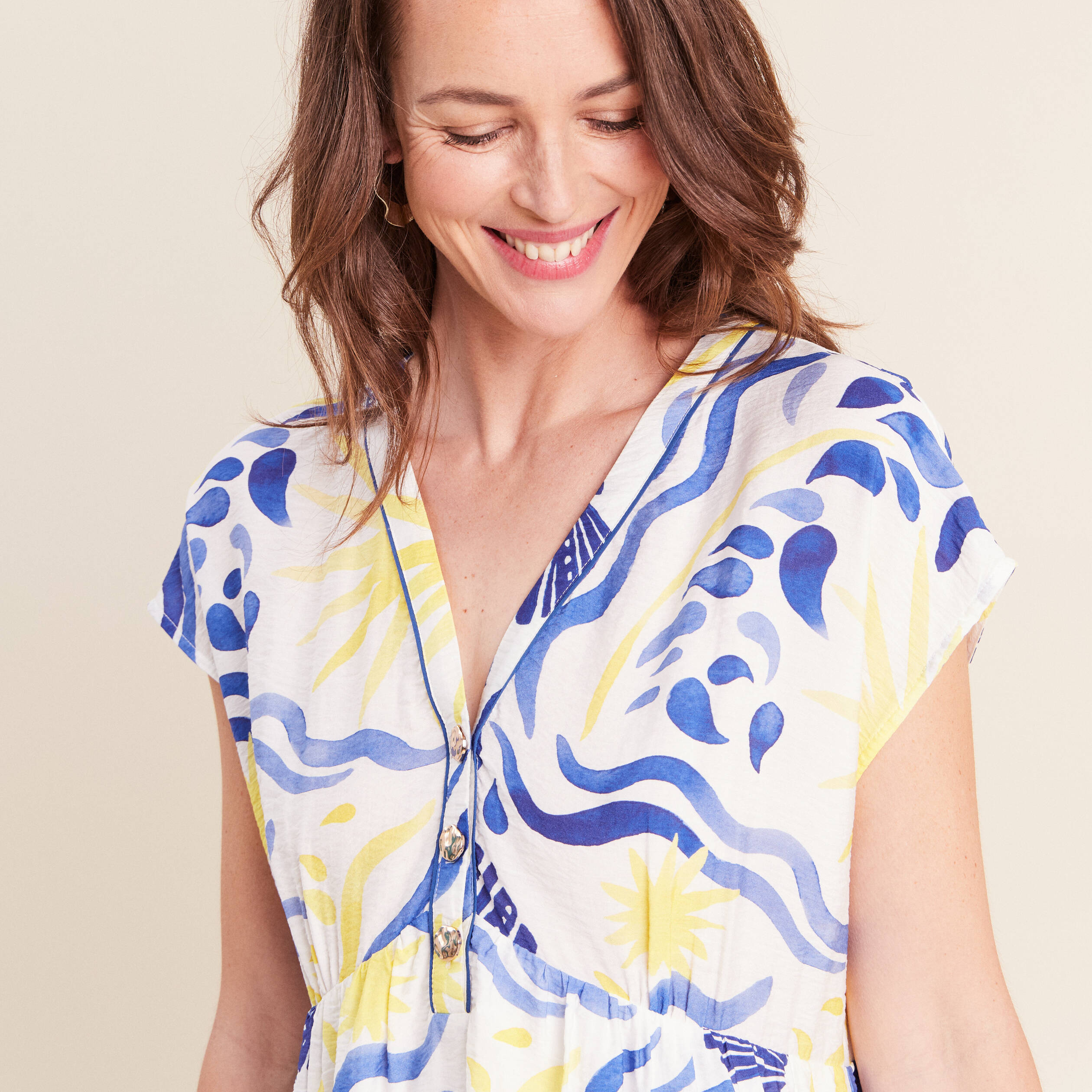 Robe courte &eacute;vas&eacute;e col v manches courtes bleu femme