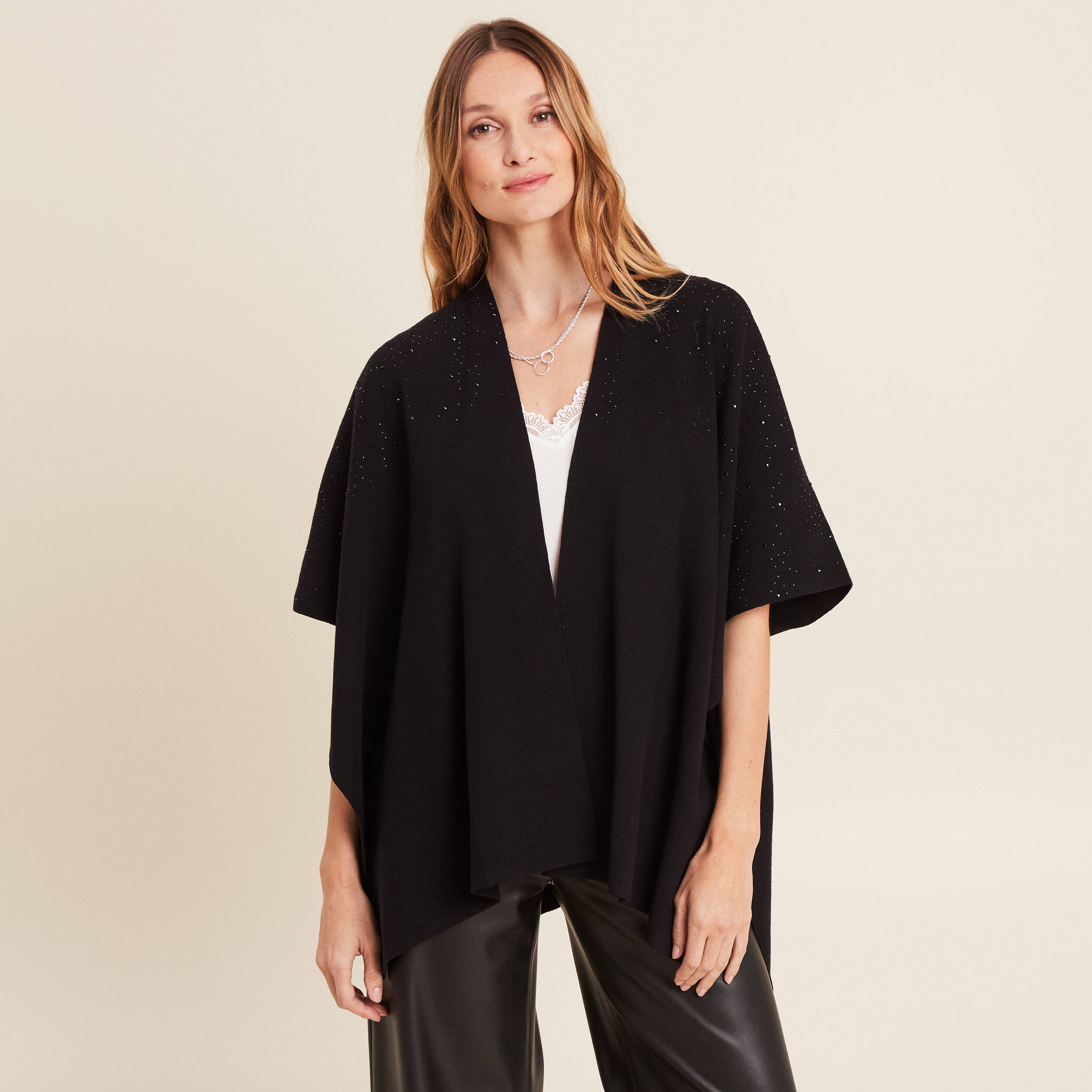poncho mi long avec strass noir femme Poncho mi-long avec strass noir femme