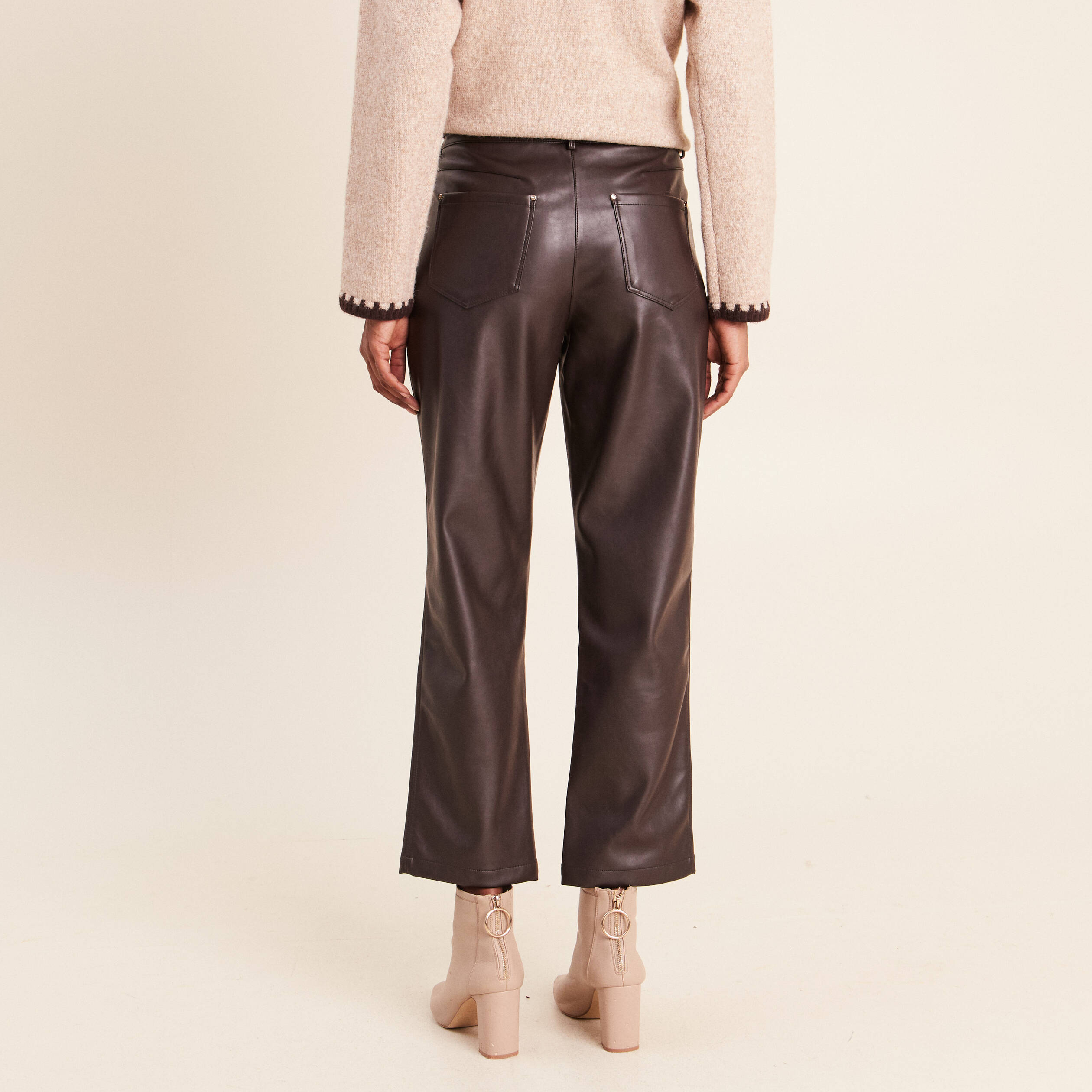 Pantalon droit 7/8&egrave;me taille bascul&eacute;e marron fonc&eacute; femme