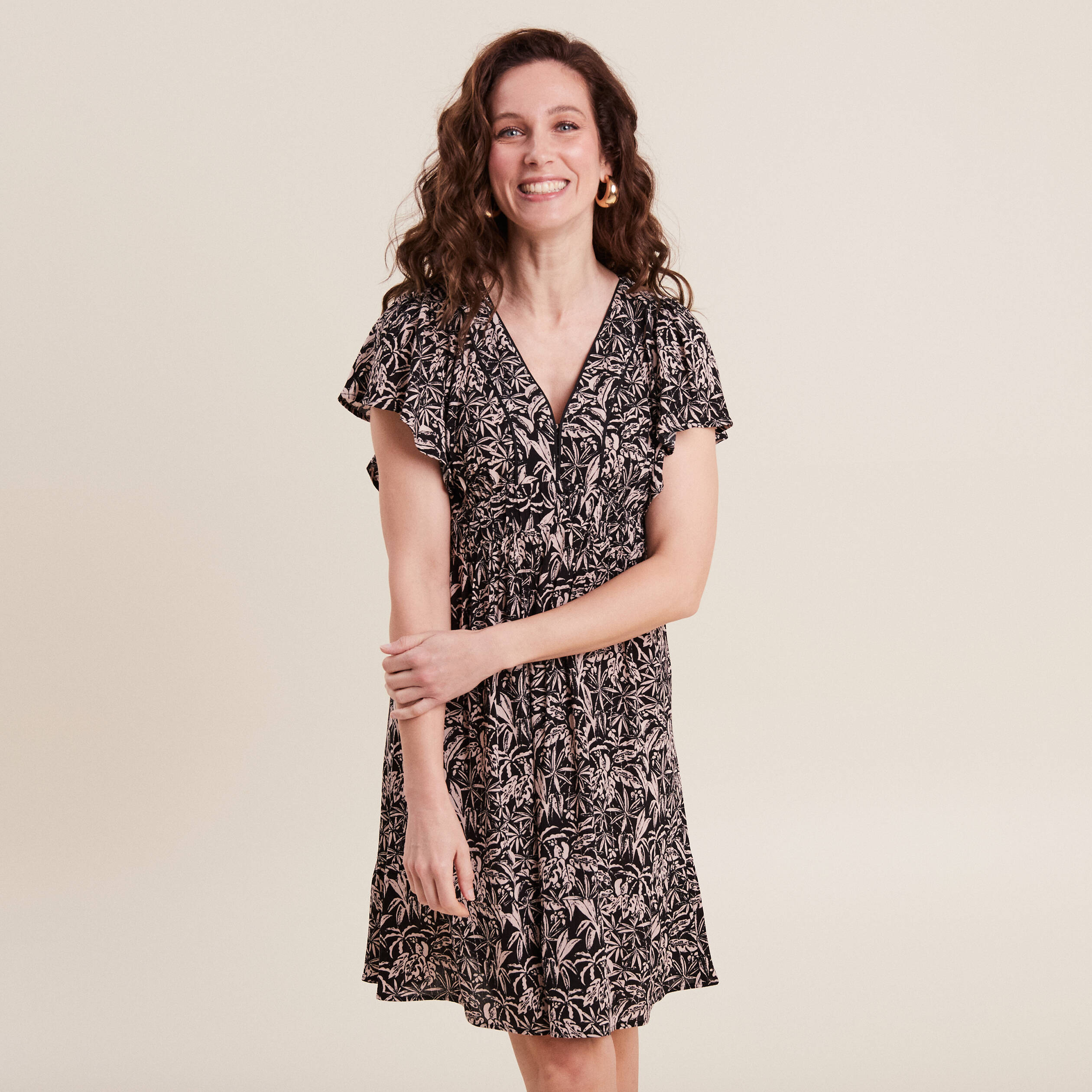 Robe évasée manches courtes noir femme