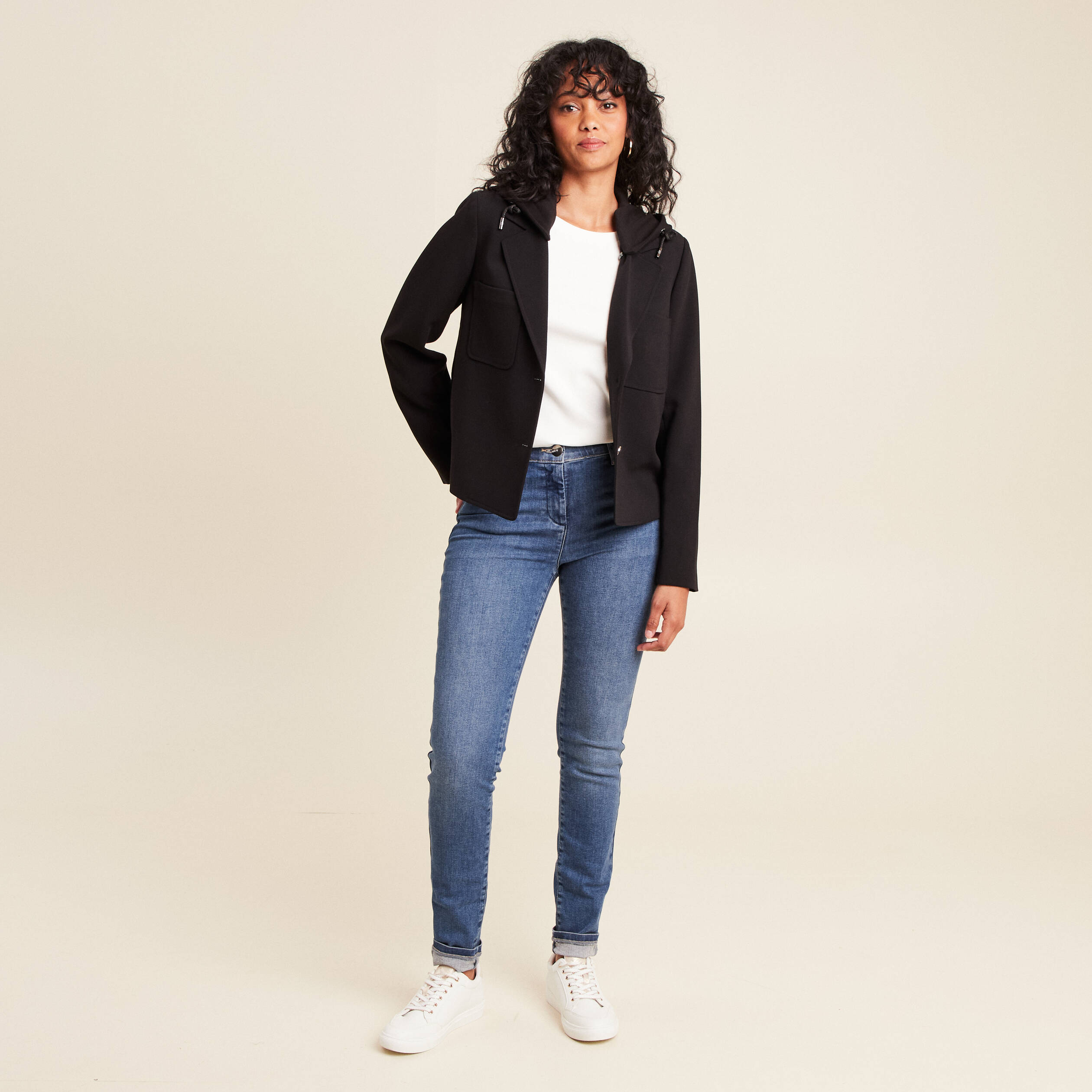 veste cintrée doublée avec capuche noir femme