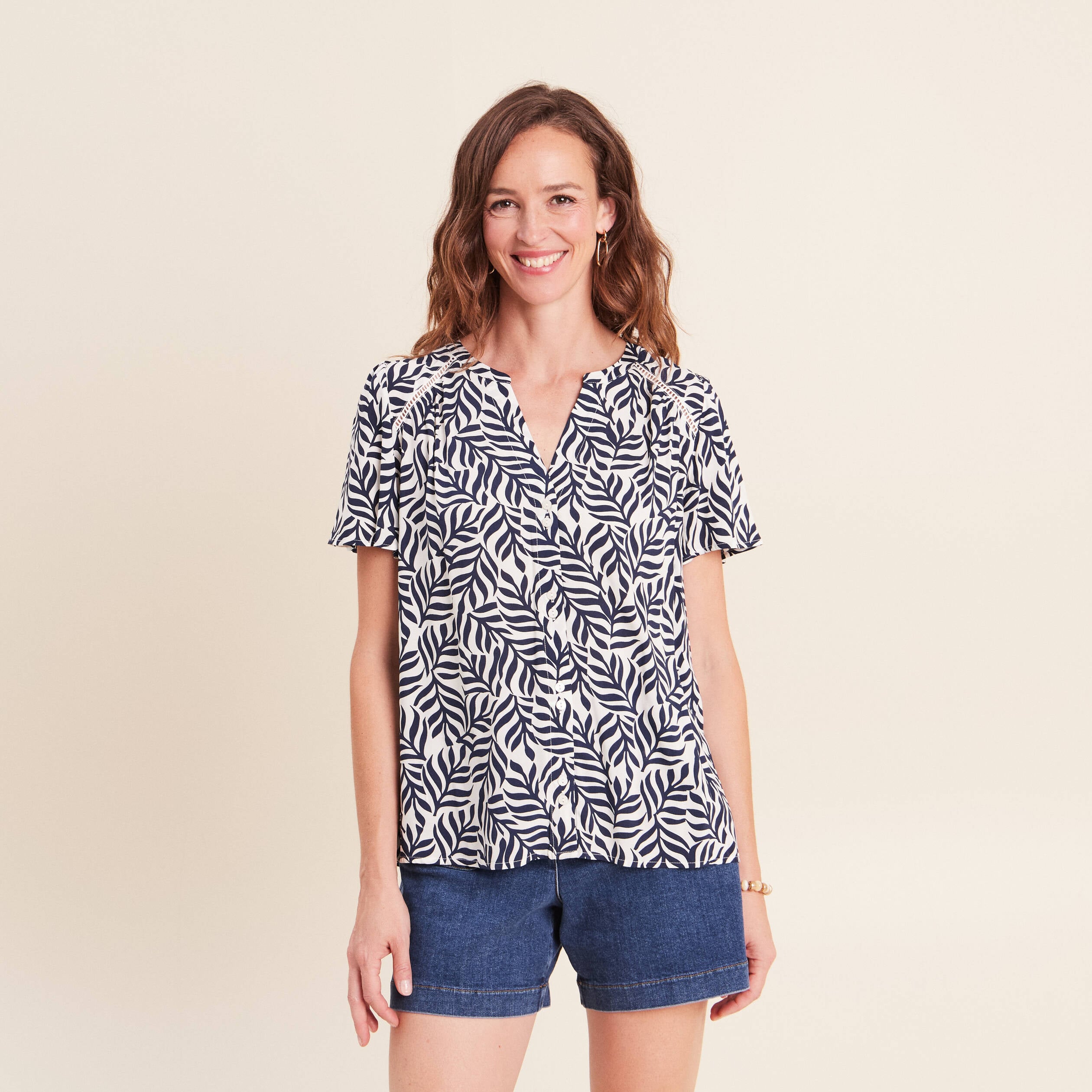 Blouse col v manches courtes fluide bleu femme