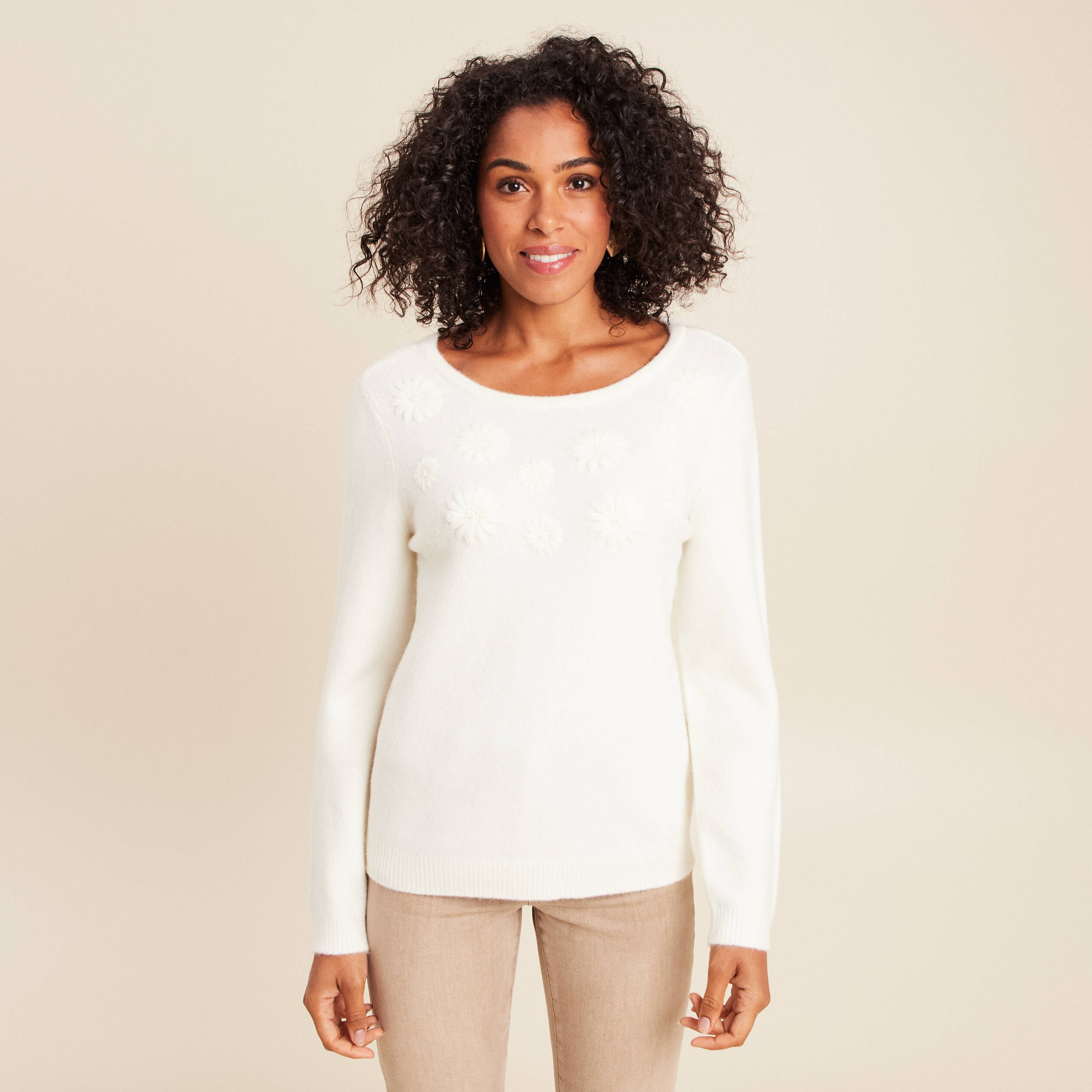 Pull brod&eacute; col rond manches longues ecru femme
