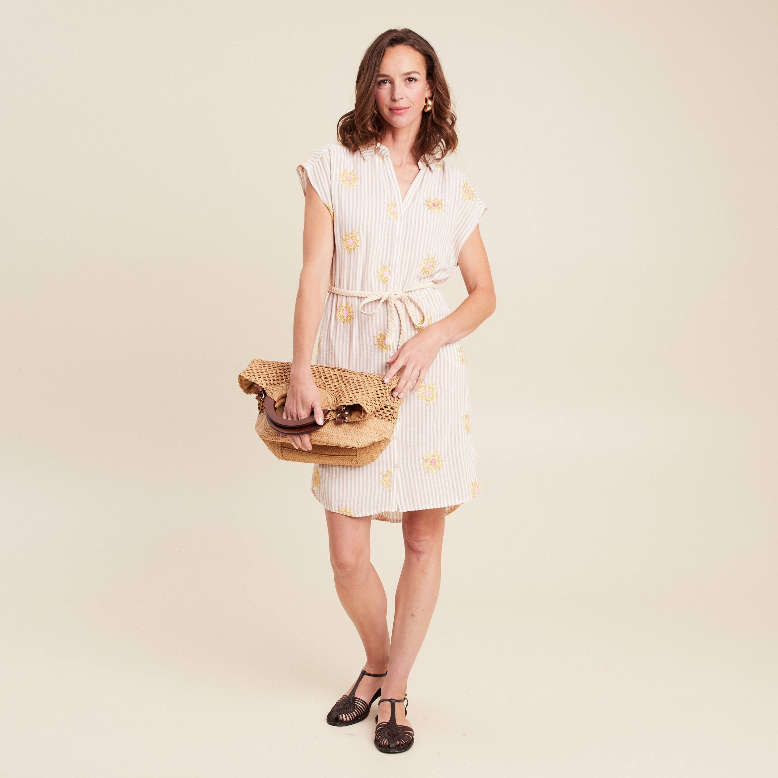 robe courte evasee col chemise ceinturee rose femme Robe courte évasée col chemise ceinturée rose femme
