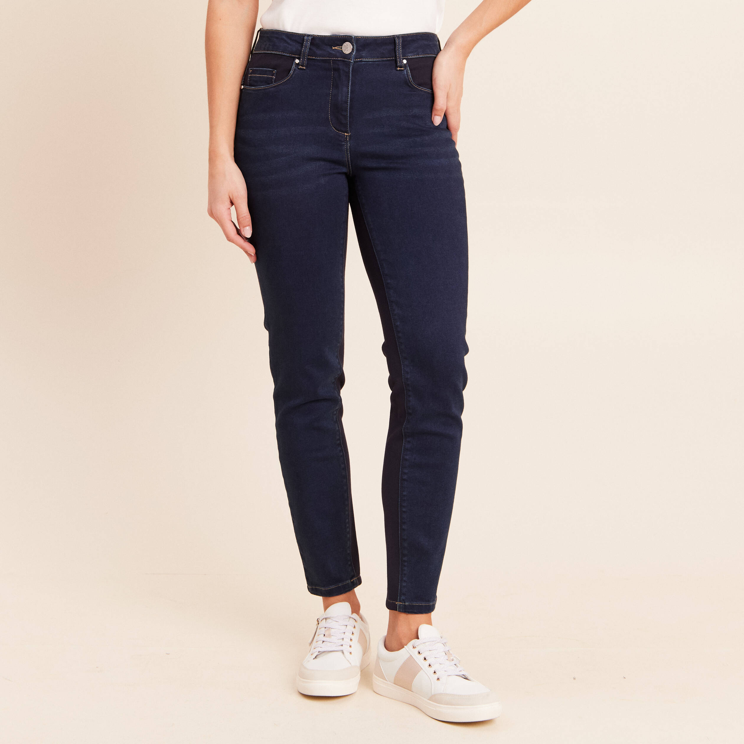 Jean coupe ajust&eacute;e effet bi-mati&egrave;re denim brut femme