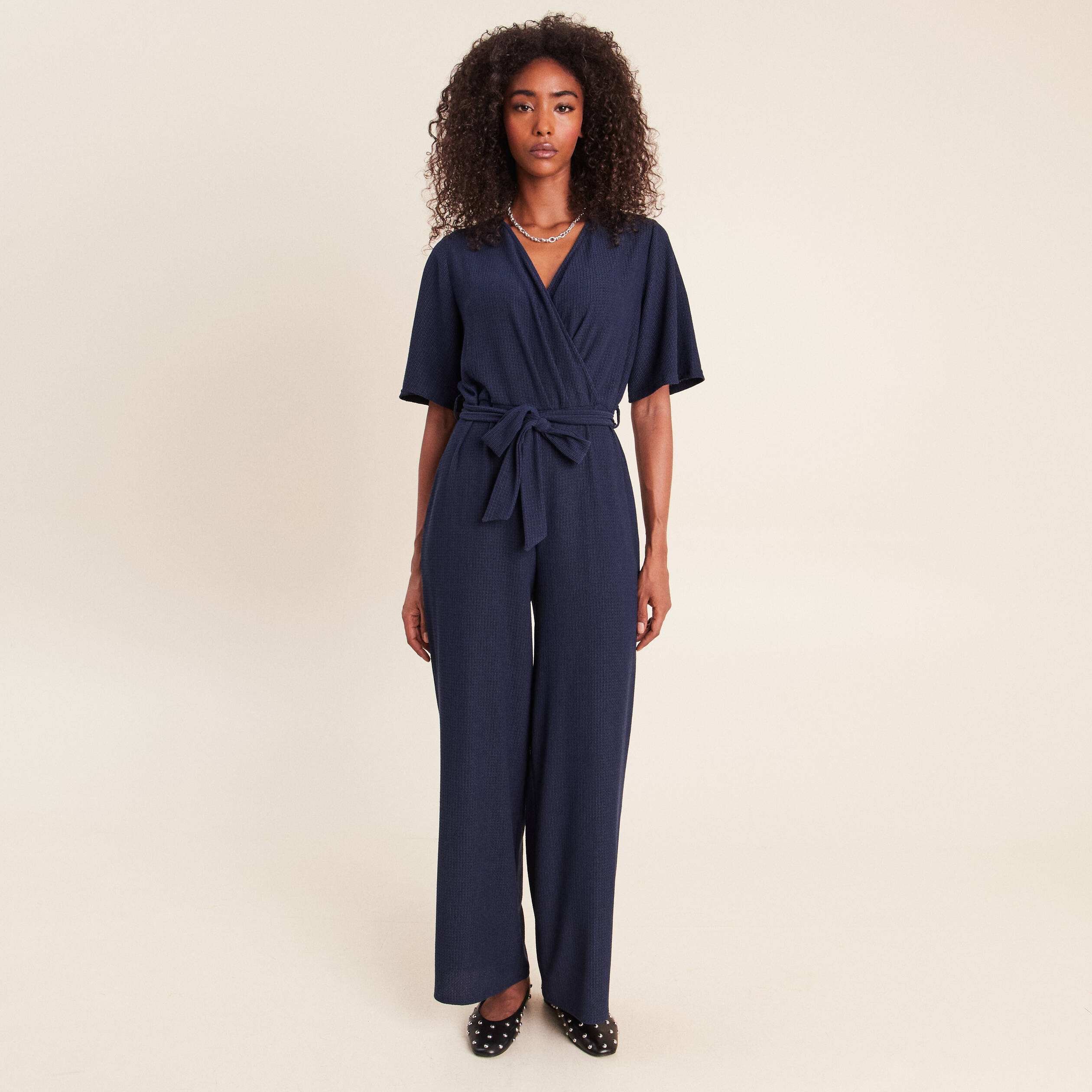Combinaison large col v manches courtes bleu marine femme