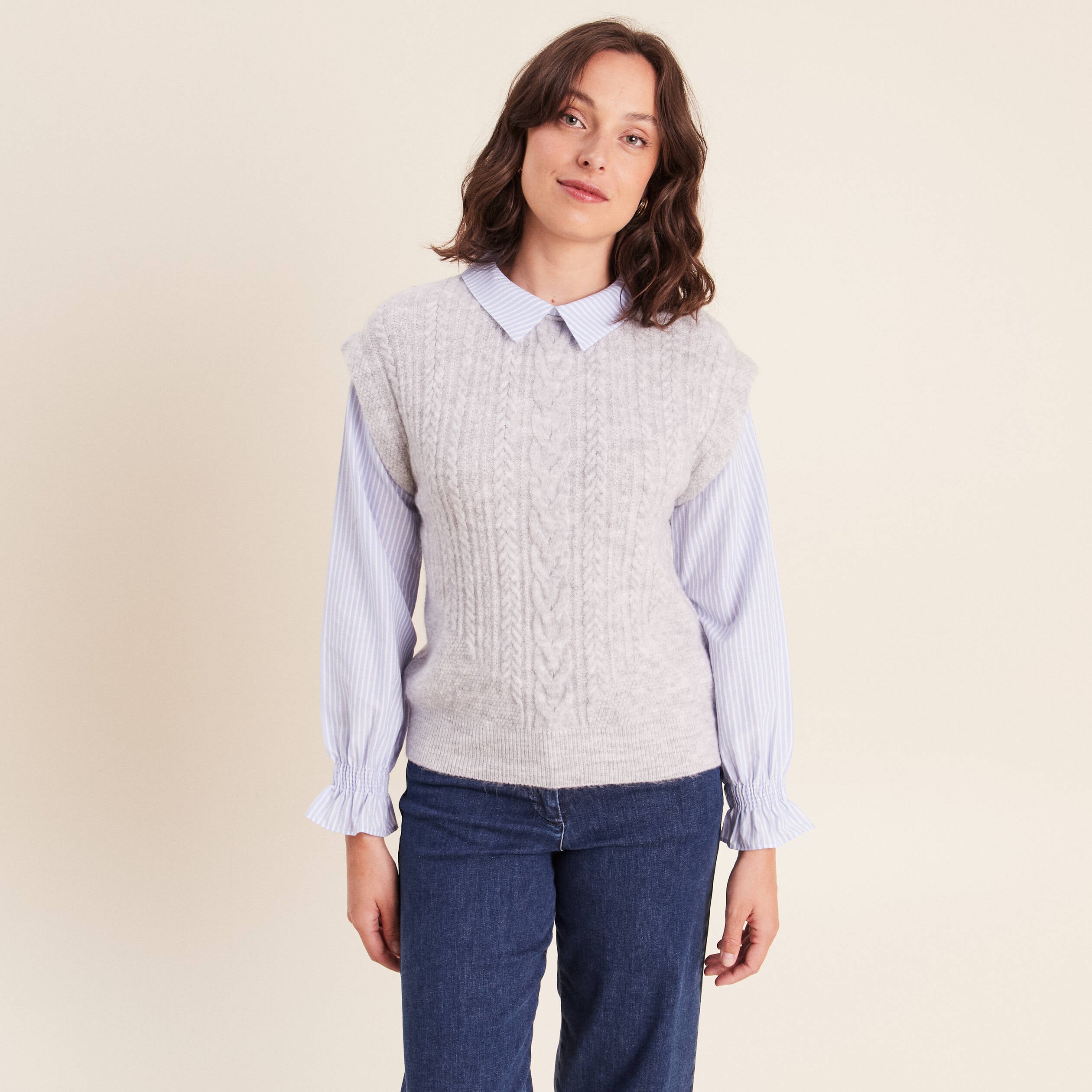 Pull bi-mati&egrave;re col chemise gris clair femme