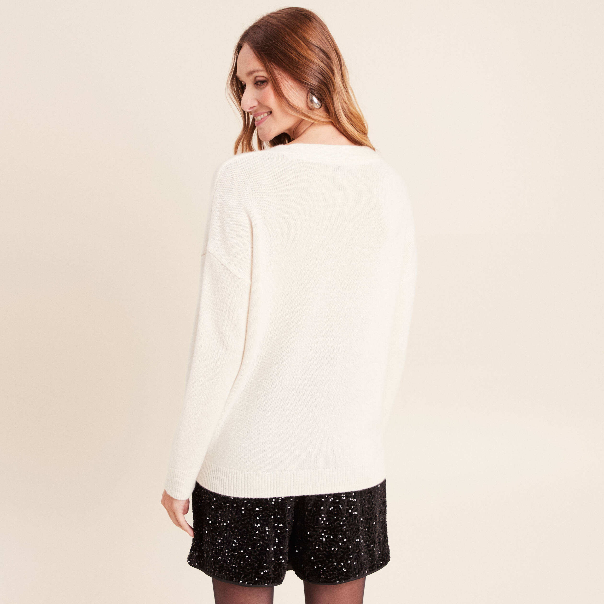 Pull en cachemire col v ecru femme