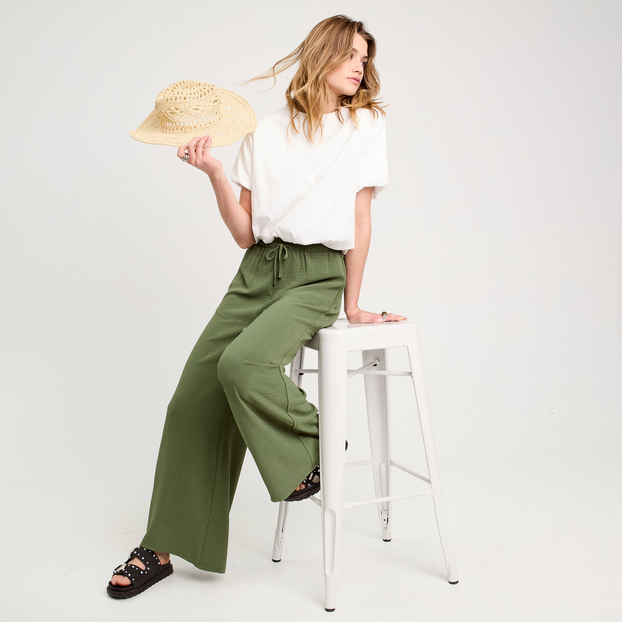 pantalon large vert kaki femme Pantalon large vert kaki femme