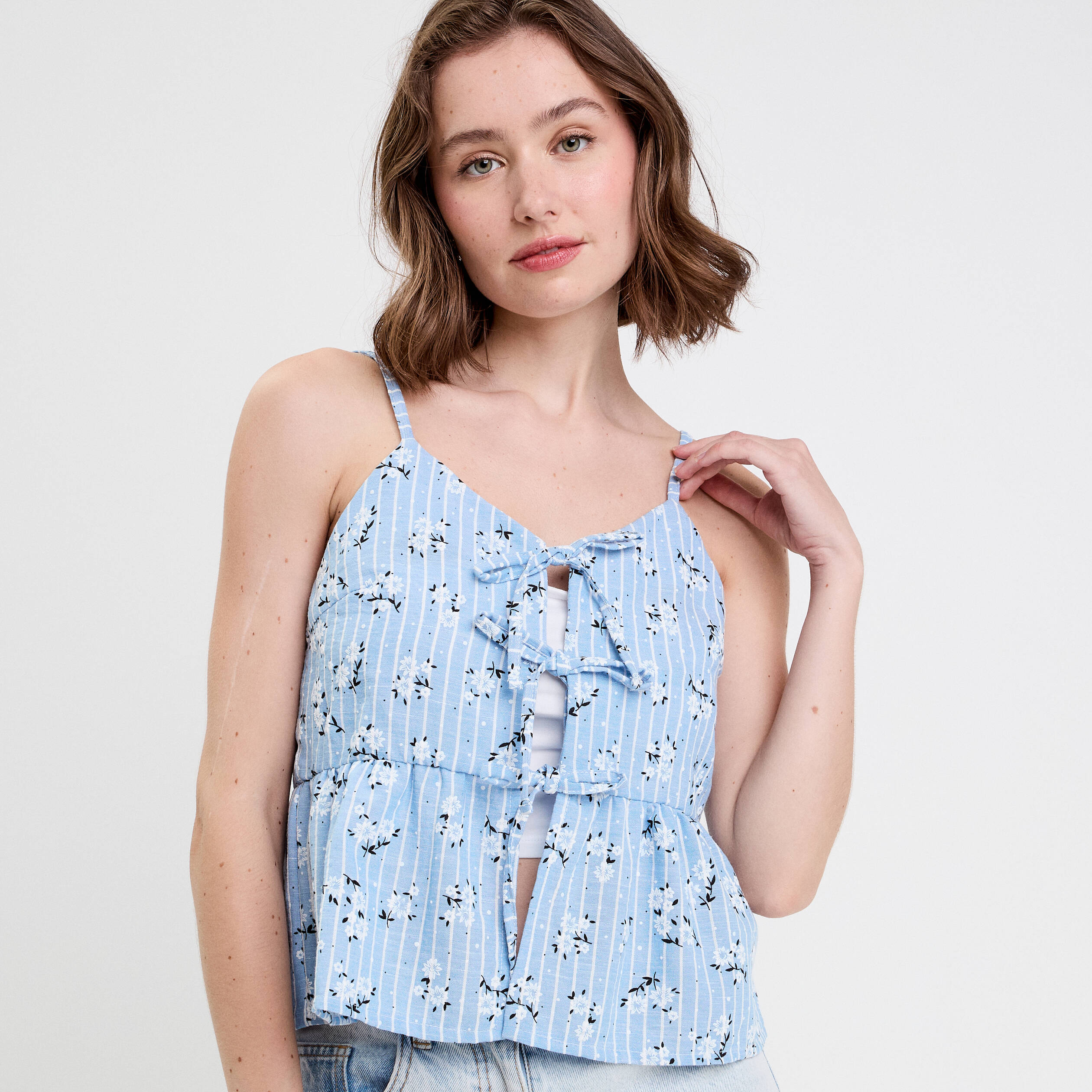 top ajuste cropped col v bretelles bleu ciel femme Top ajusté cropped col v bretelles bleu ciel femme