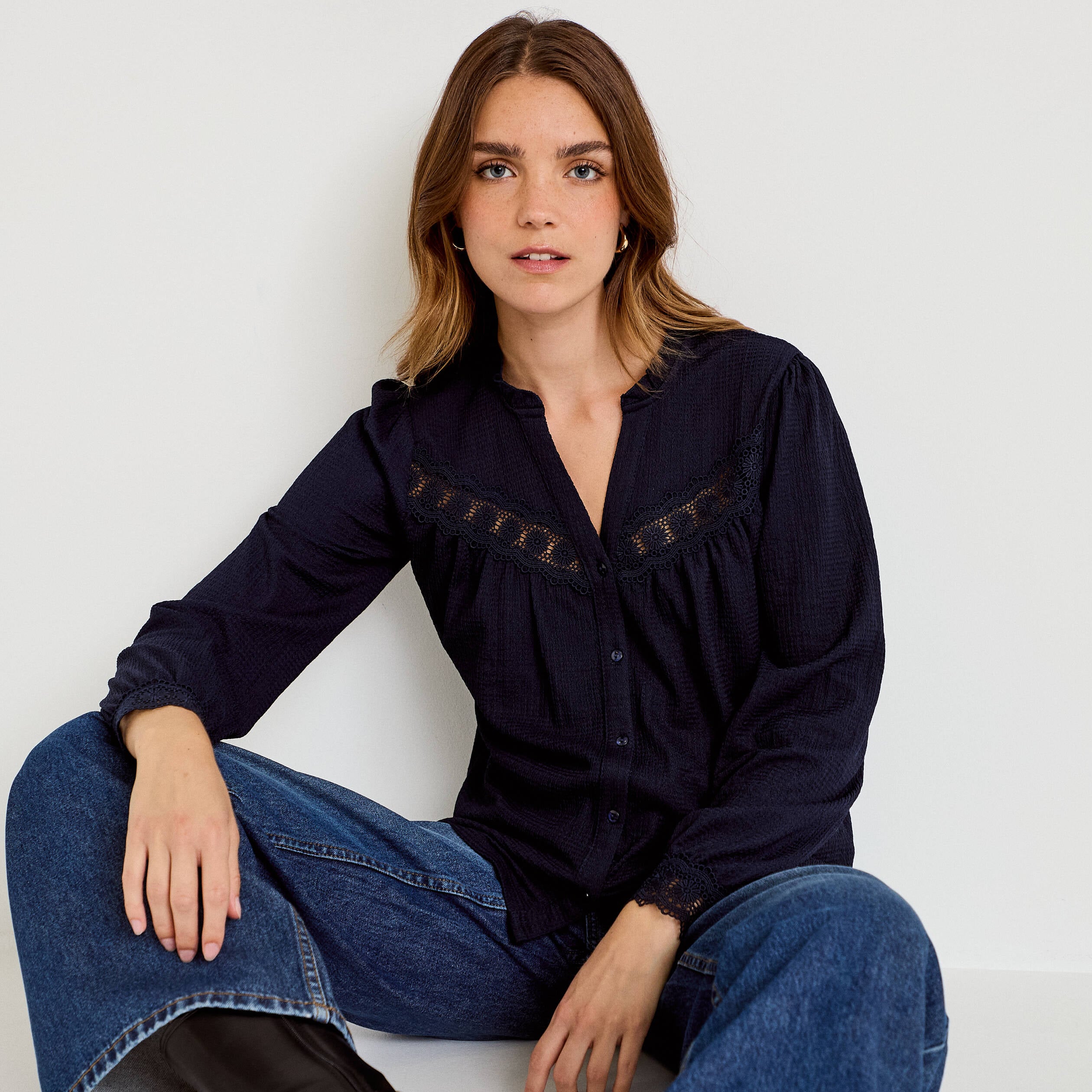 Blouse maille relief&eacute;e bleu marine femme