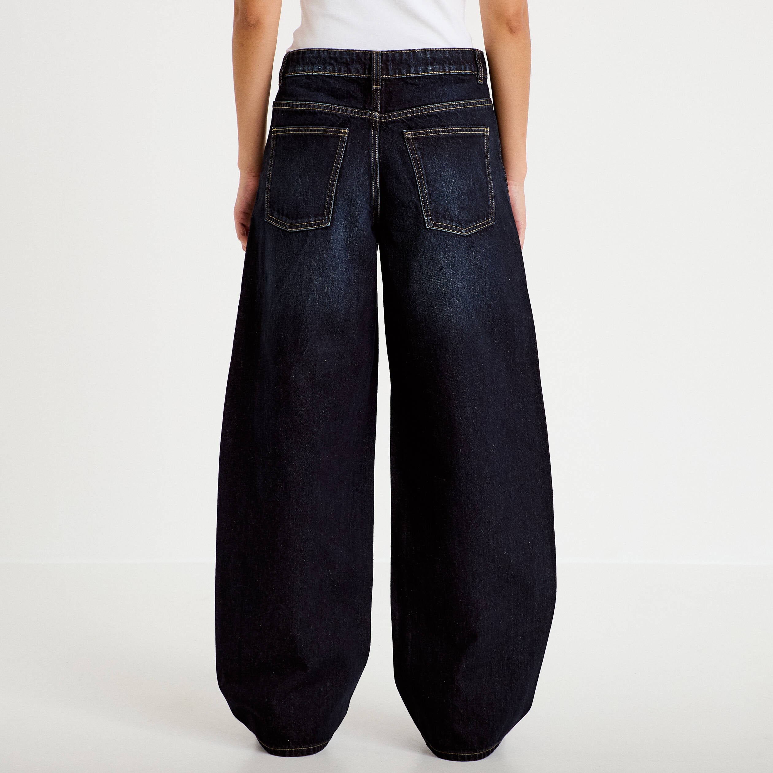 Jean coupe large denim brut femme