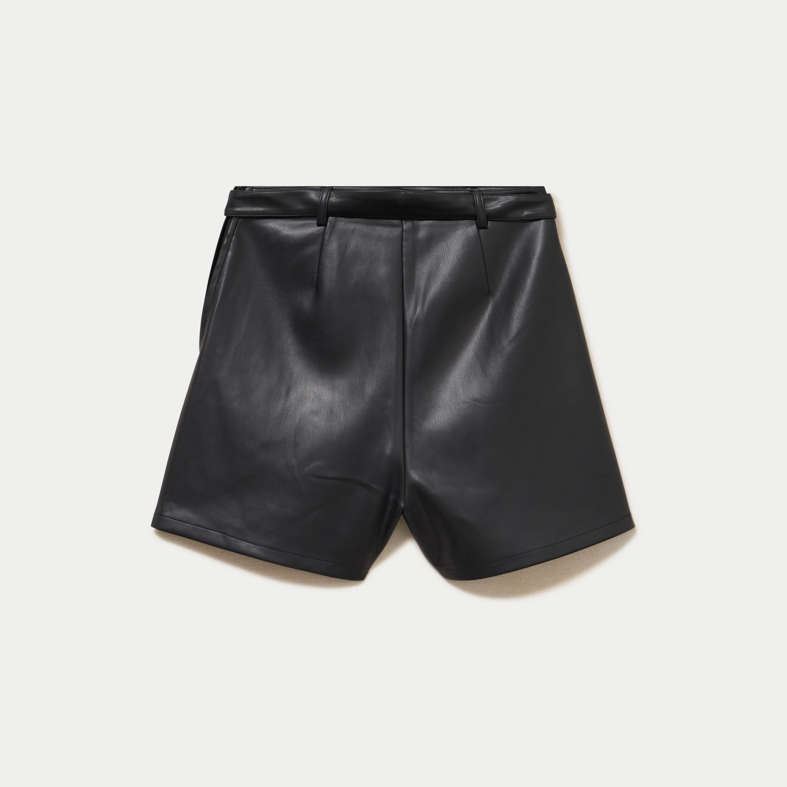 Jupe-short courte en similicuir noir femme