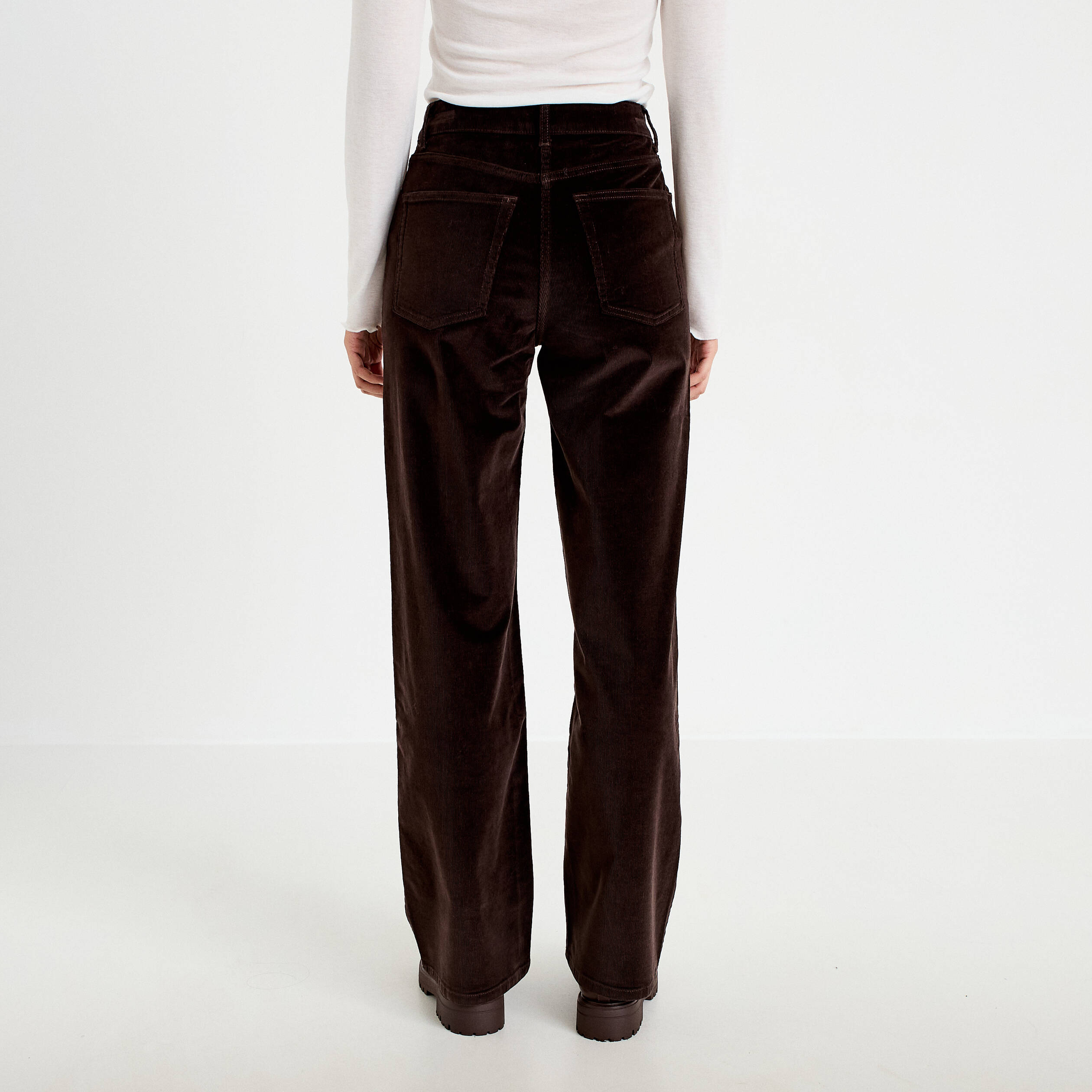 Pantalon bootcut taille haute velours marron fonc&eacute; femme