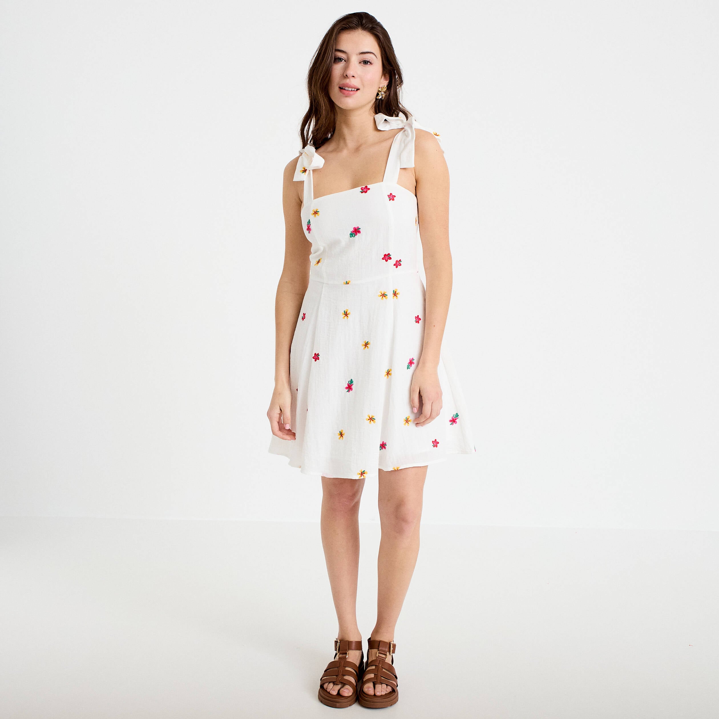 Robe patineuse courte &agrave; fines bretelles blanc femme