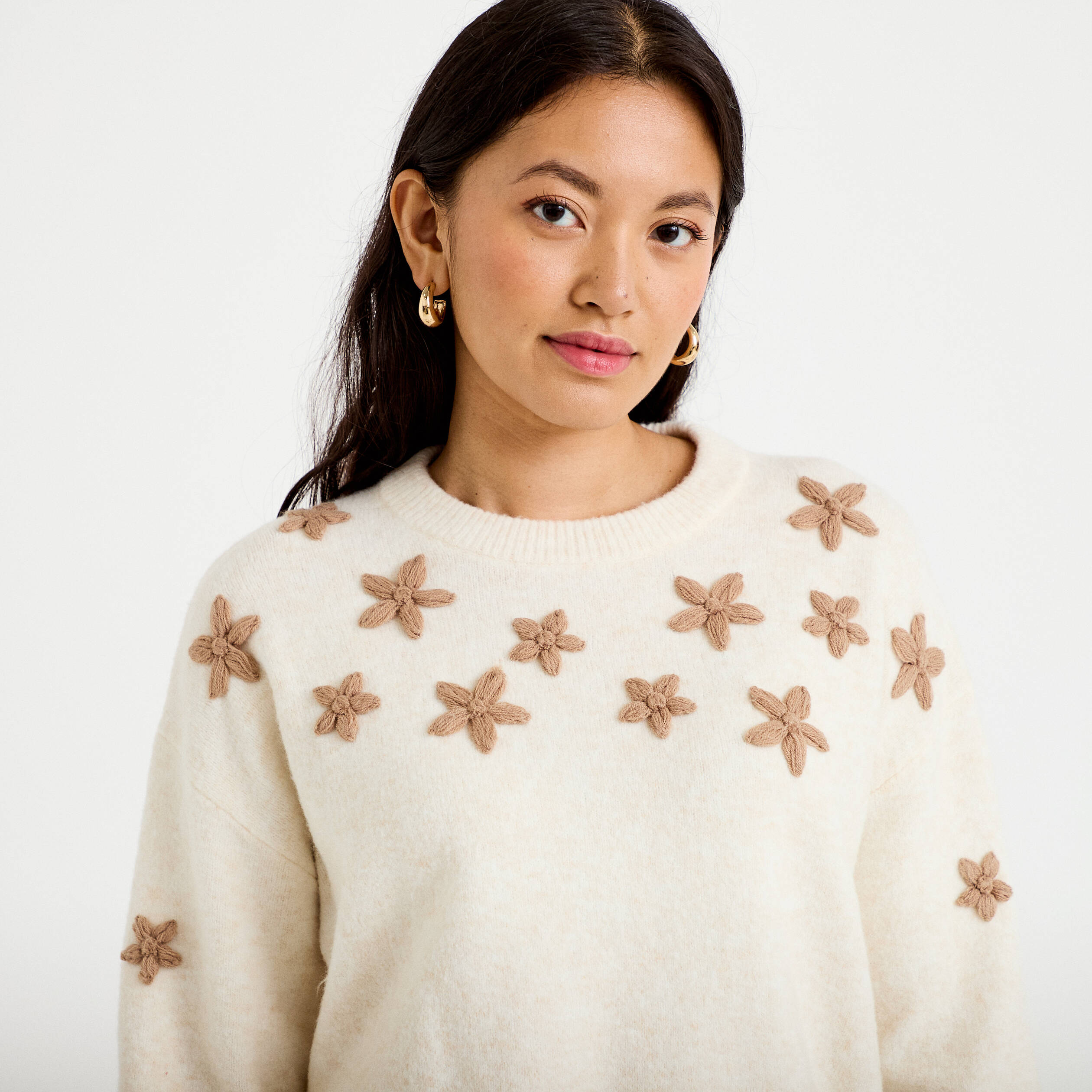 Pull oversize brod&eacute; manches longues ecru femme
