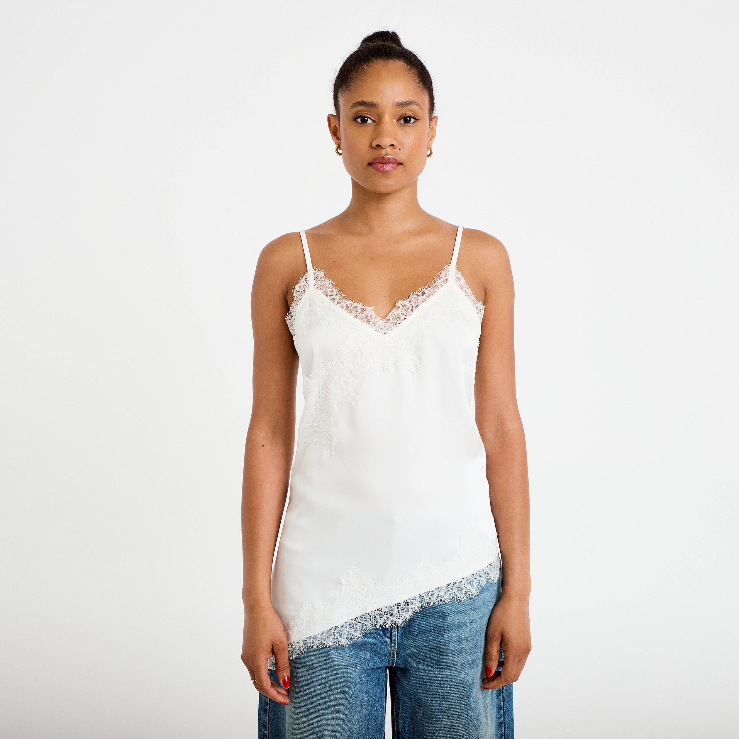 D&eacute;bardeur ajust&eacute; d&eacute;collet&eacute; dentelle ecru femme