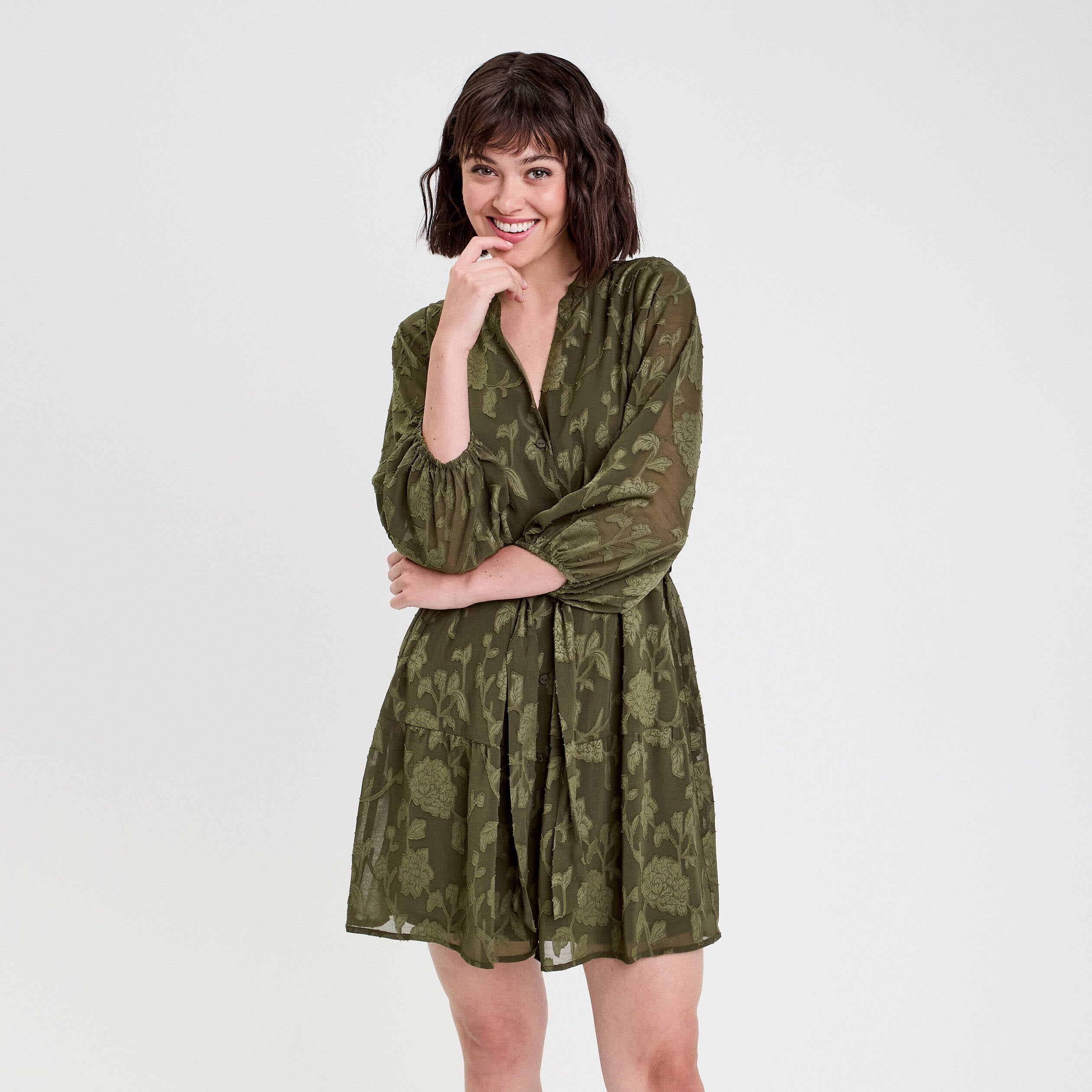 Robe chemise &eacute;vas&eacute;e ceintur&eacute;e vert kaki femme