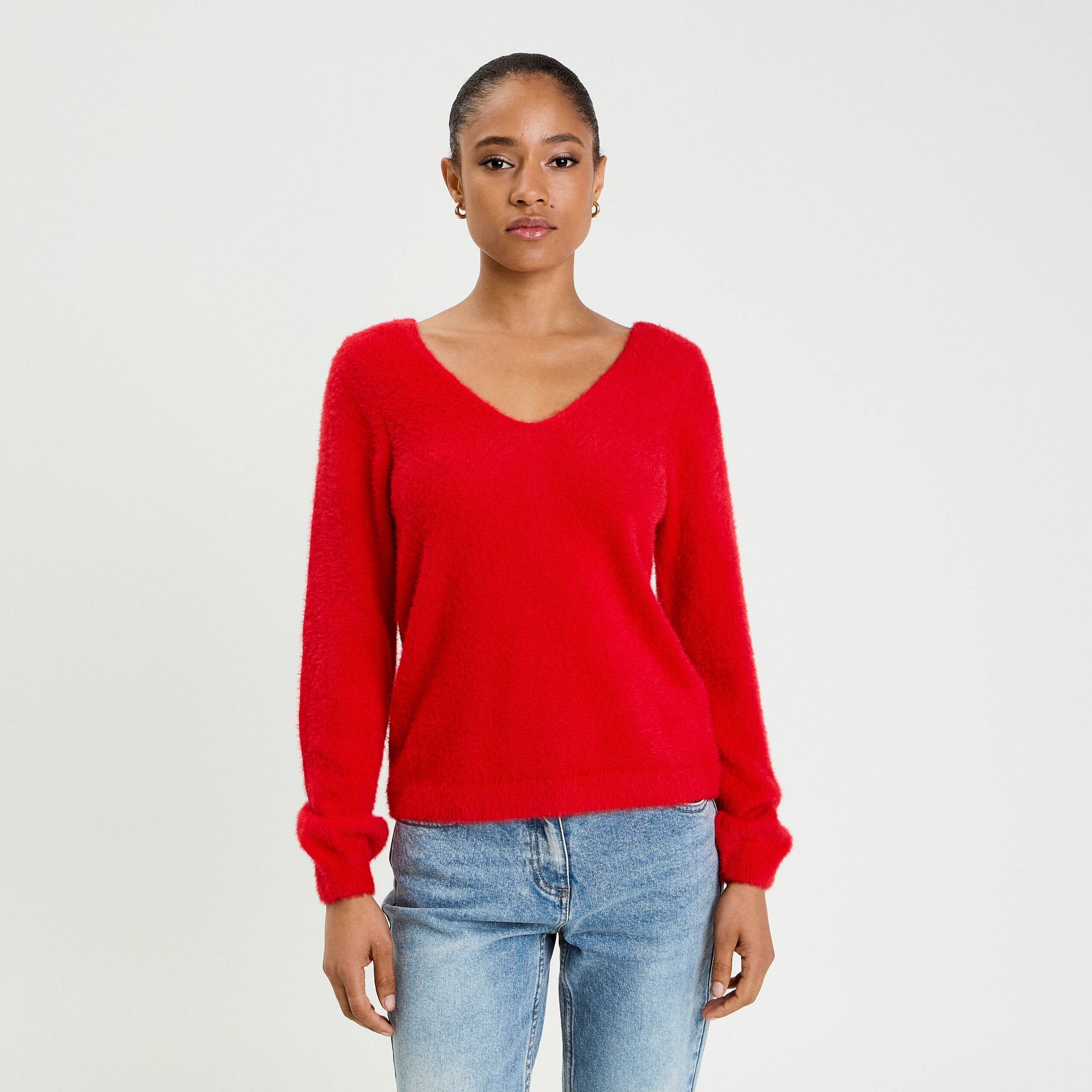 Pull d&eacute;tails coeur rouge femme