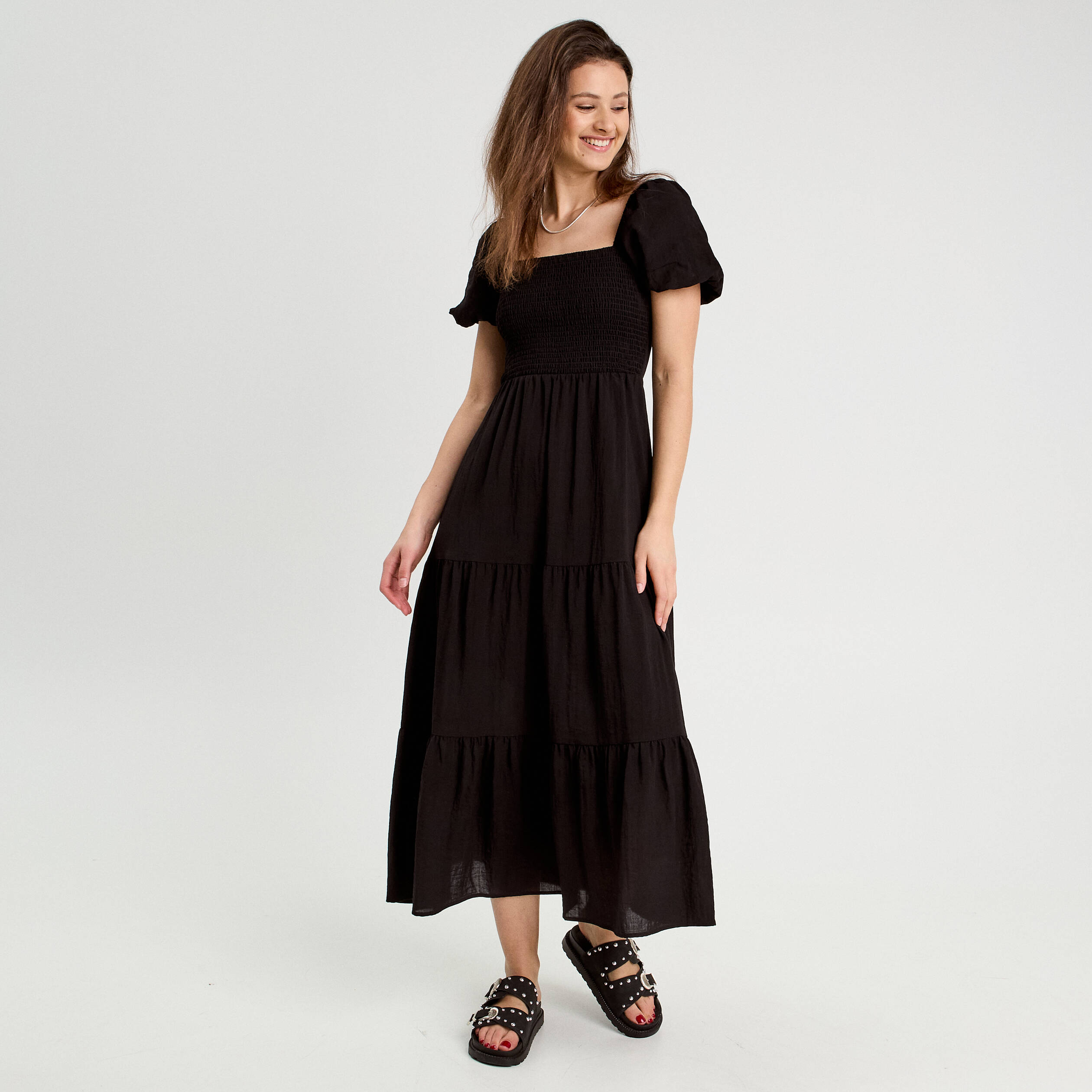 robe longue evasee smockee noir femme Robe longue évasée smockée noir femme