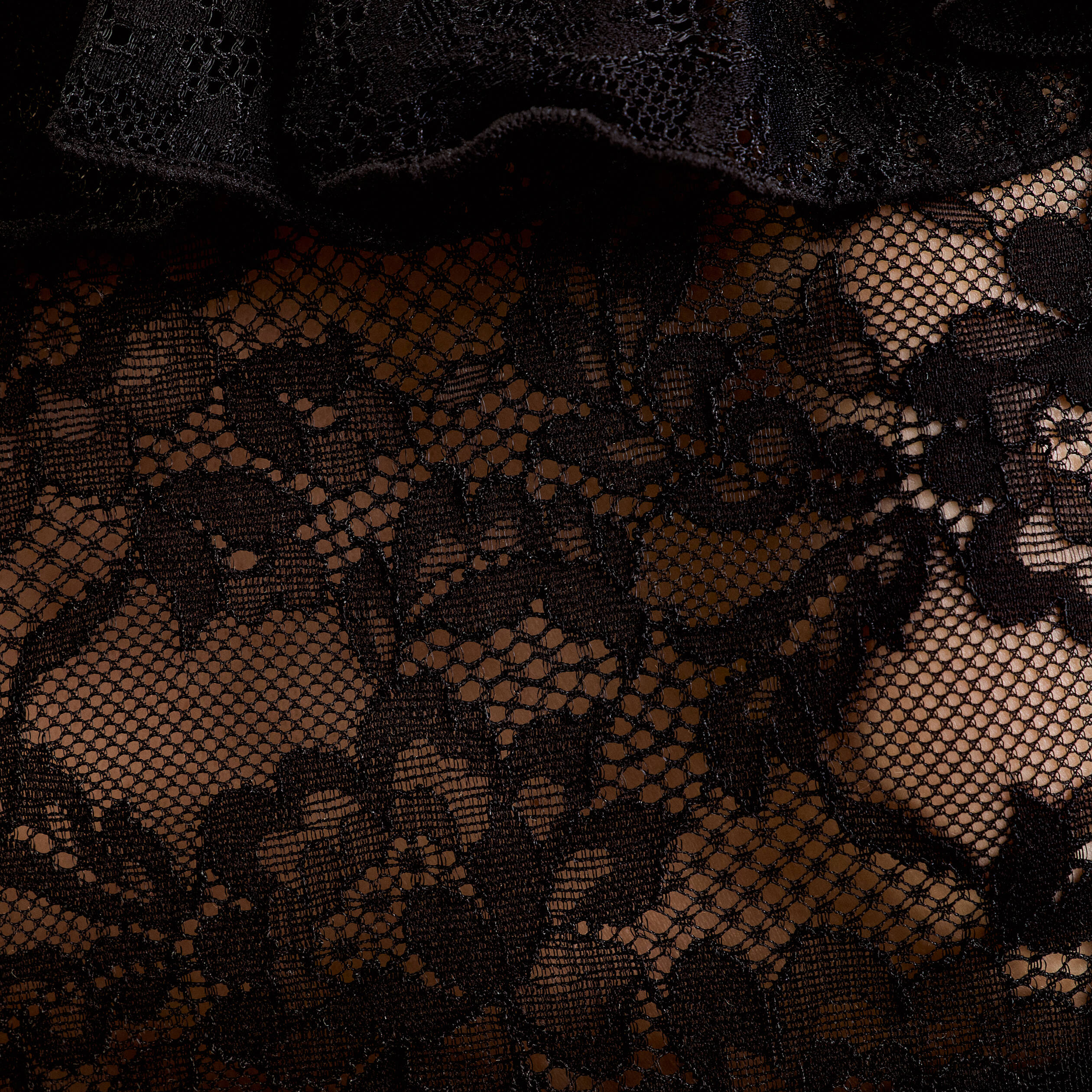 blouse ajustee col v dentelle noir femme Blouse ajustée col V dentelle noir femme