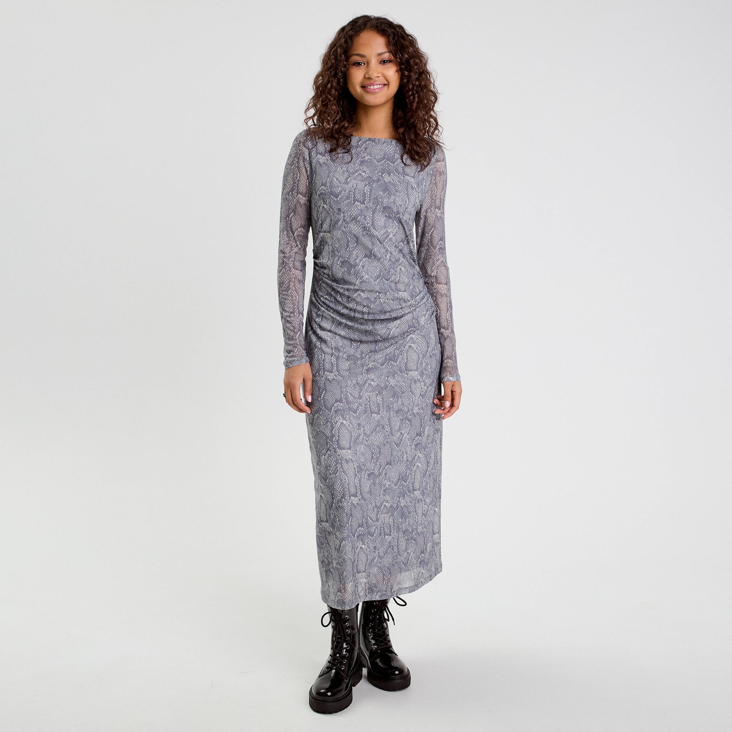 Robe longue ajust&eacute;e fronces bleu gris femme