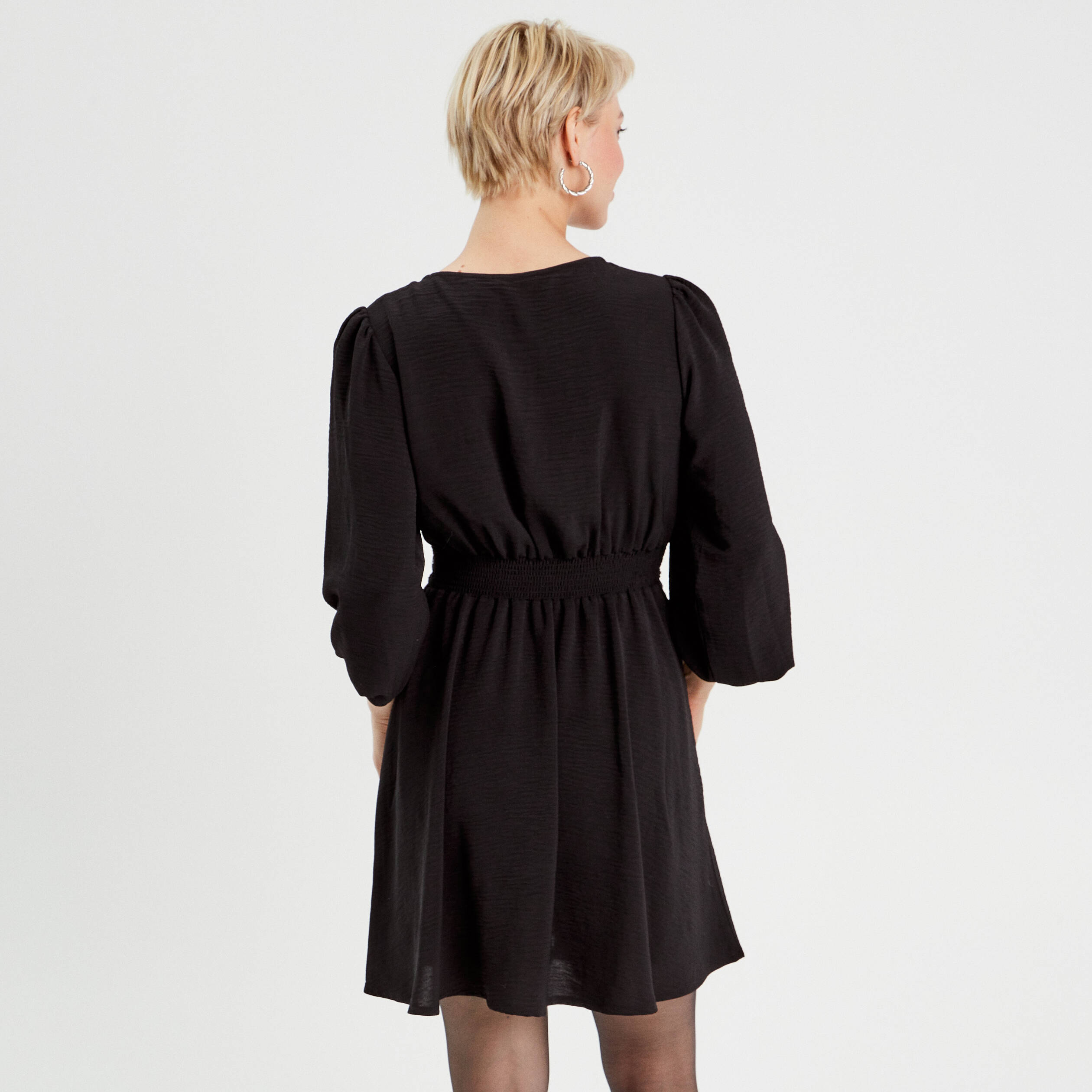 Robe &eacute;vas&eacute;e avec bandes clous noir femme