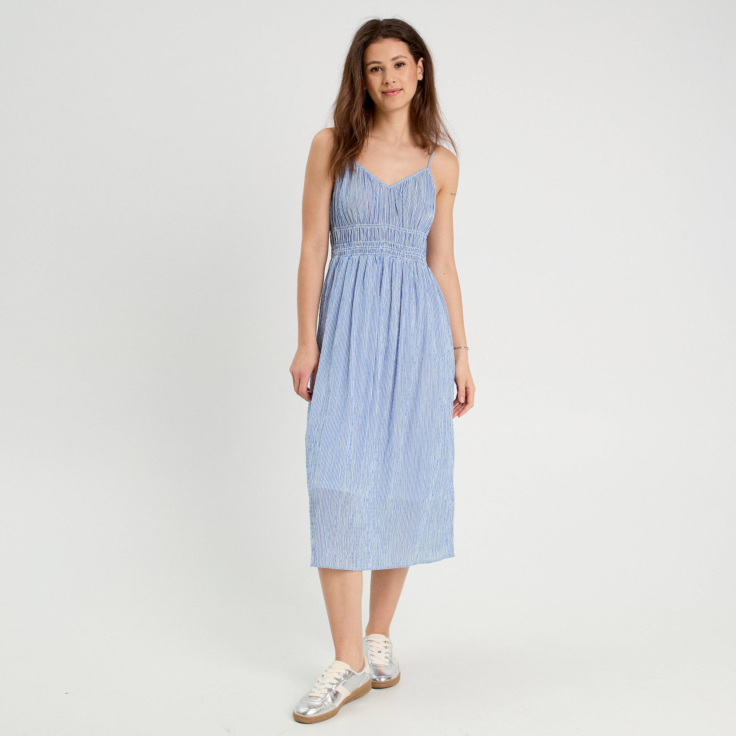Robe midi &eacute;vas&eacute;e bretelles bleu clair femme