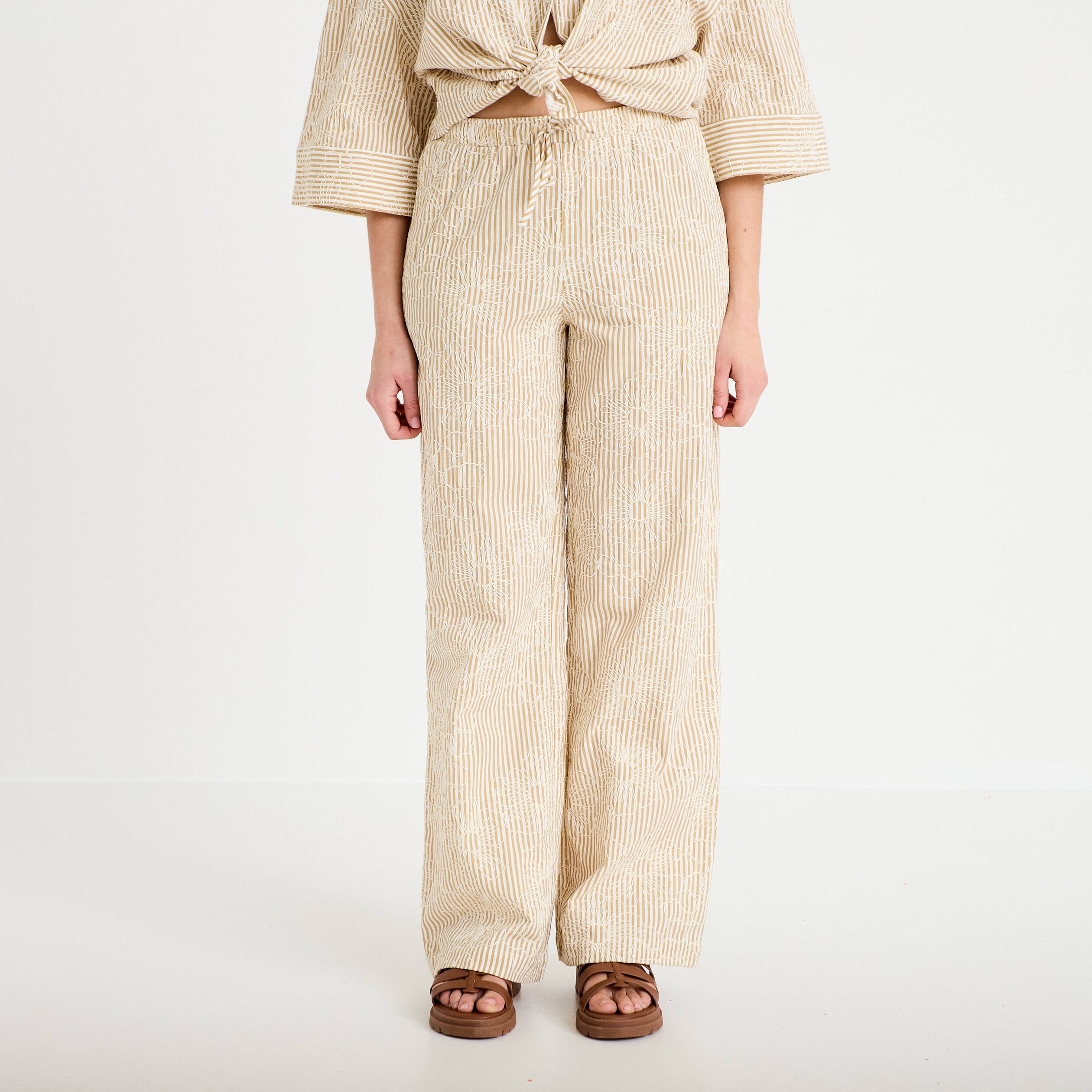 Pantalon large taille standard beige moyen femme