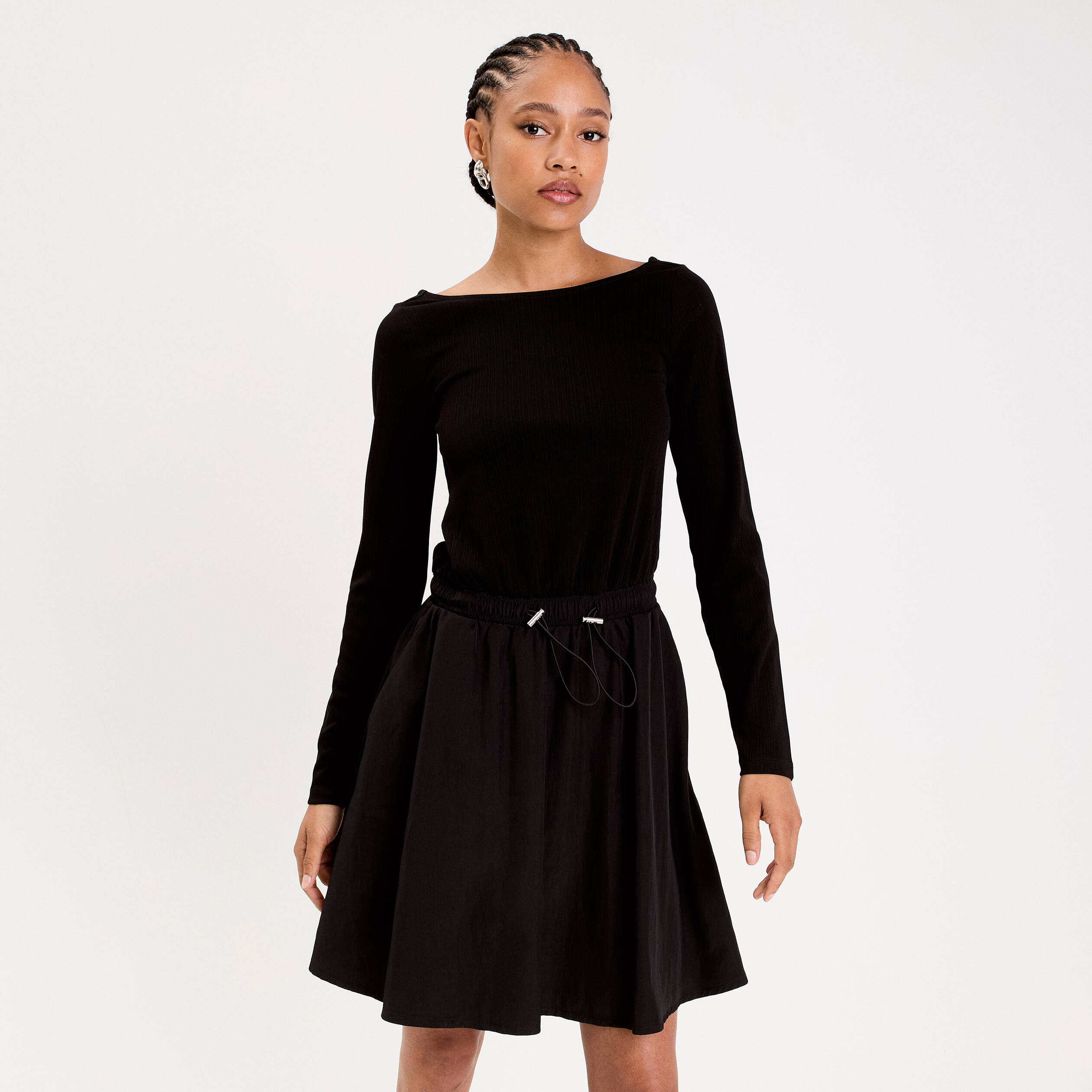 Robe courte droite col bateau noir femme