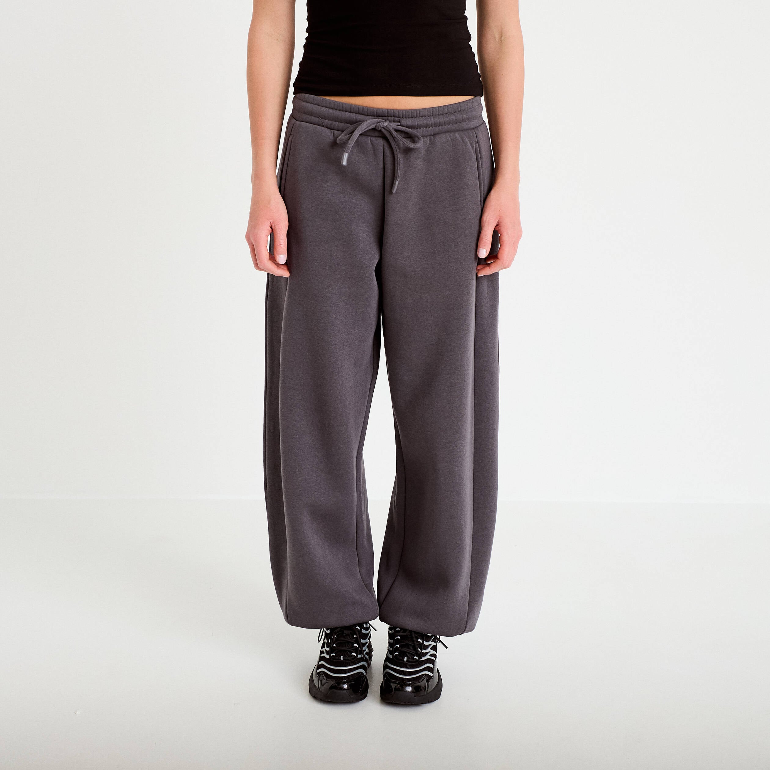 Jogging large taille basse gris fonc&eacute; femme