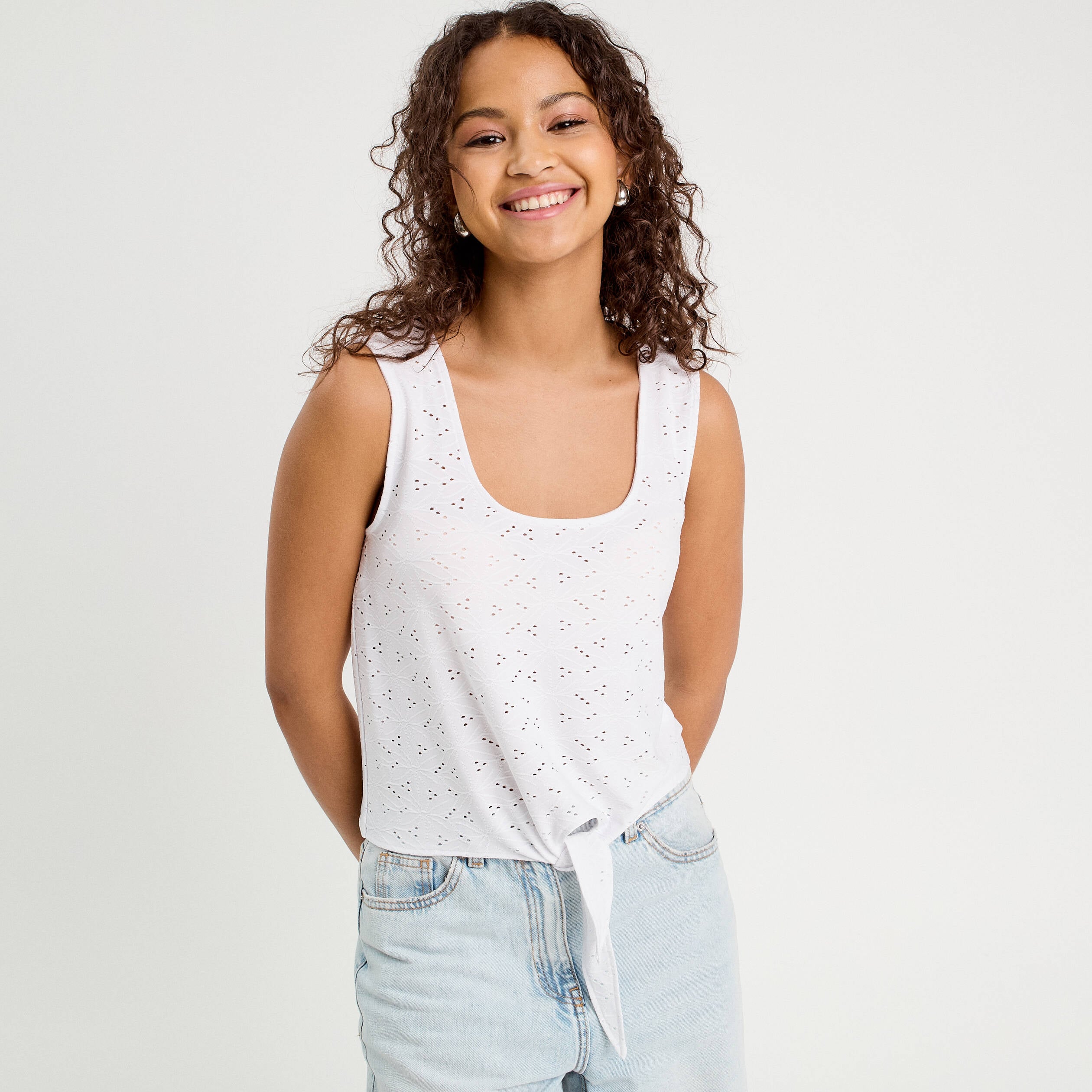 D&eacute;bardeur cropped nou&eacute; blanc femme