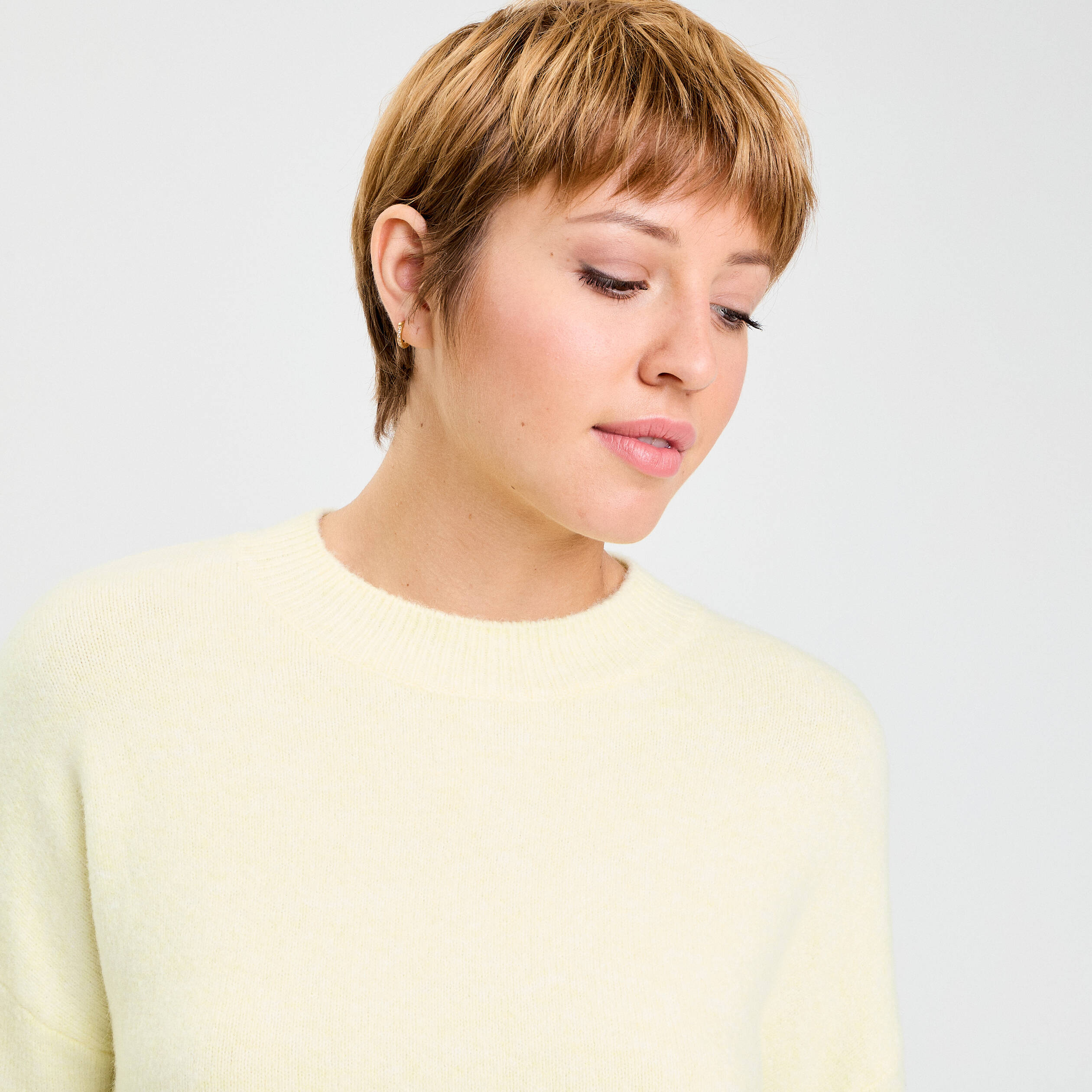 Pull col rond jaune clair femme